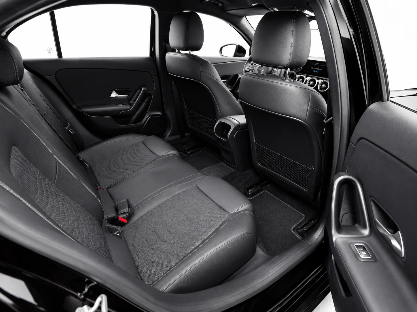 MERCEDES-BENZ A 200 * CH FAHRZEUG *-image-9