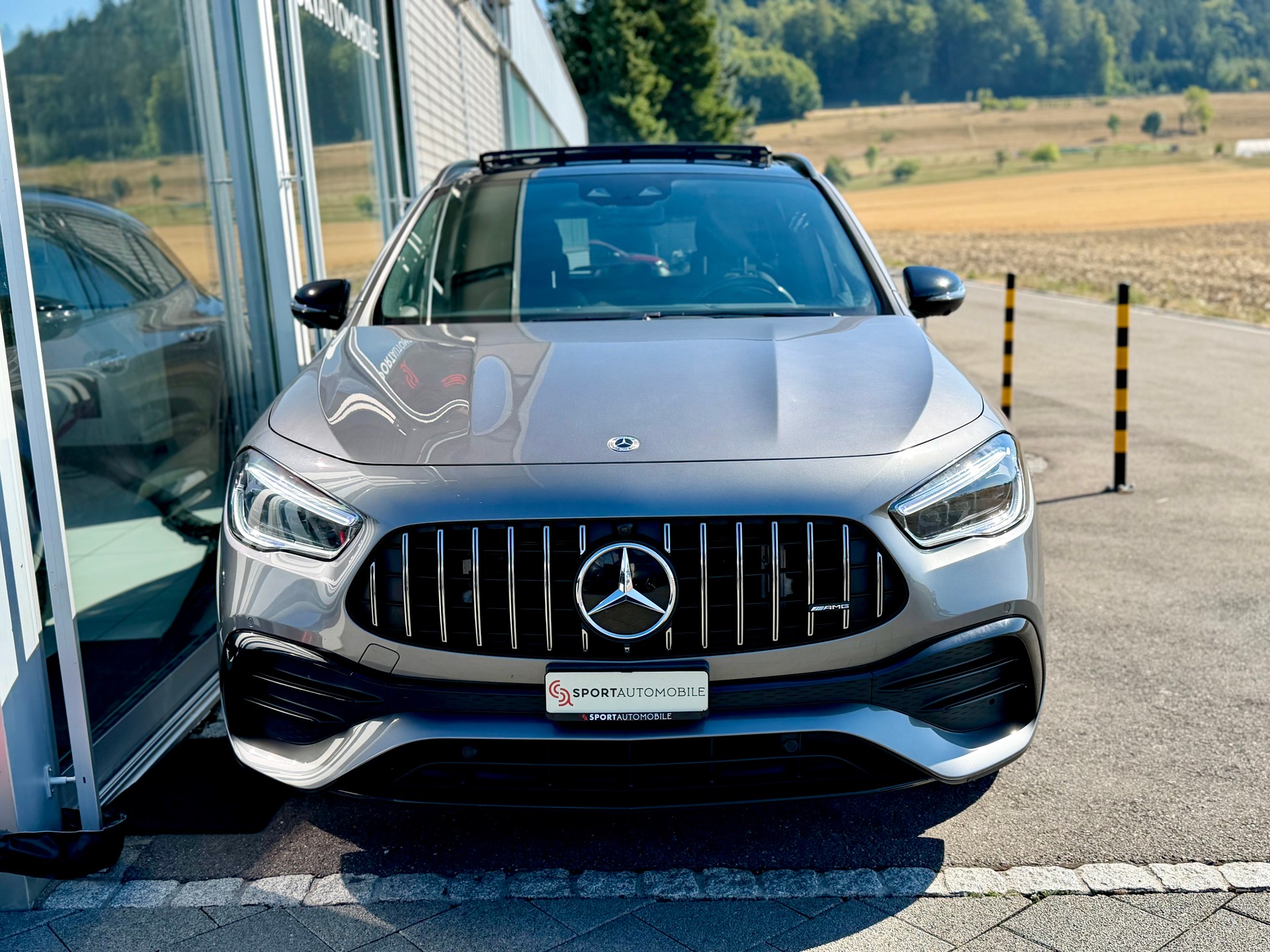 MERCEDES-BENZ GLA 35 AMG 4Matic 8G-Speedshift DCT-showroom-element-3