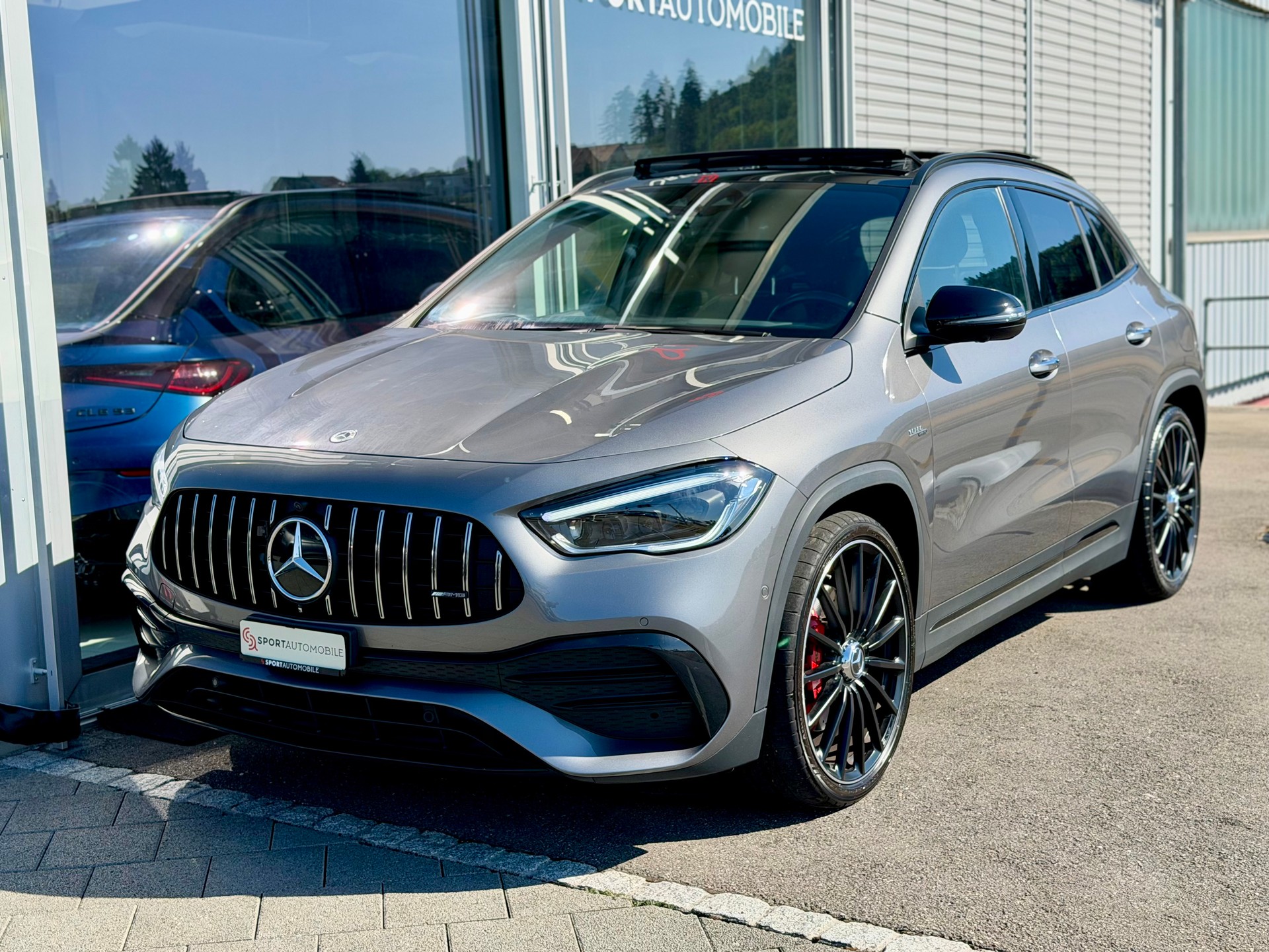 MERCEDES-BENZ GLA 35 AMG 4Matic 8G-Speedshift DCT-showroom-element-2
