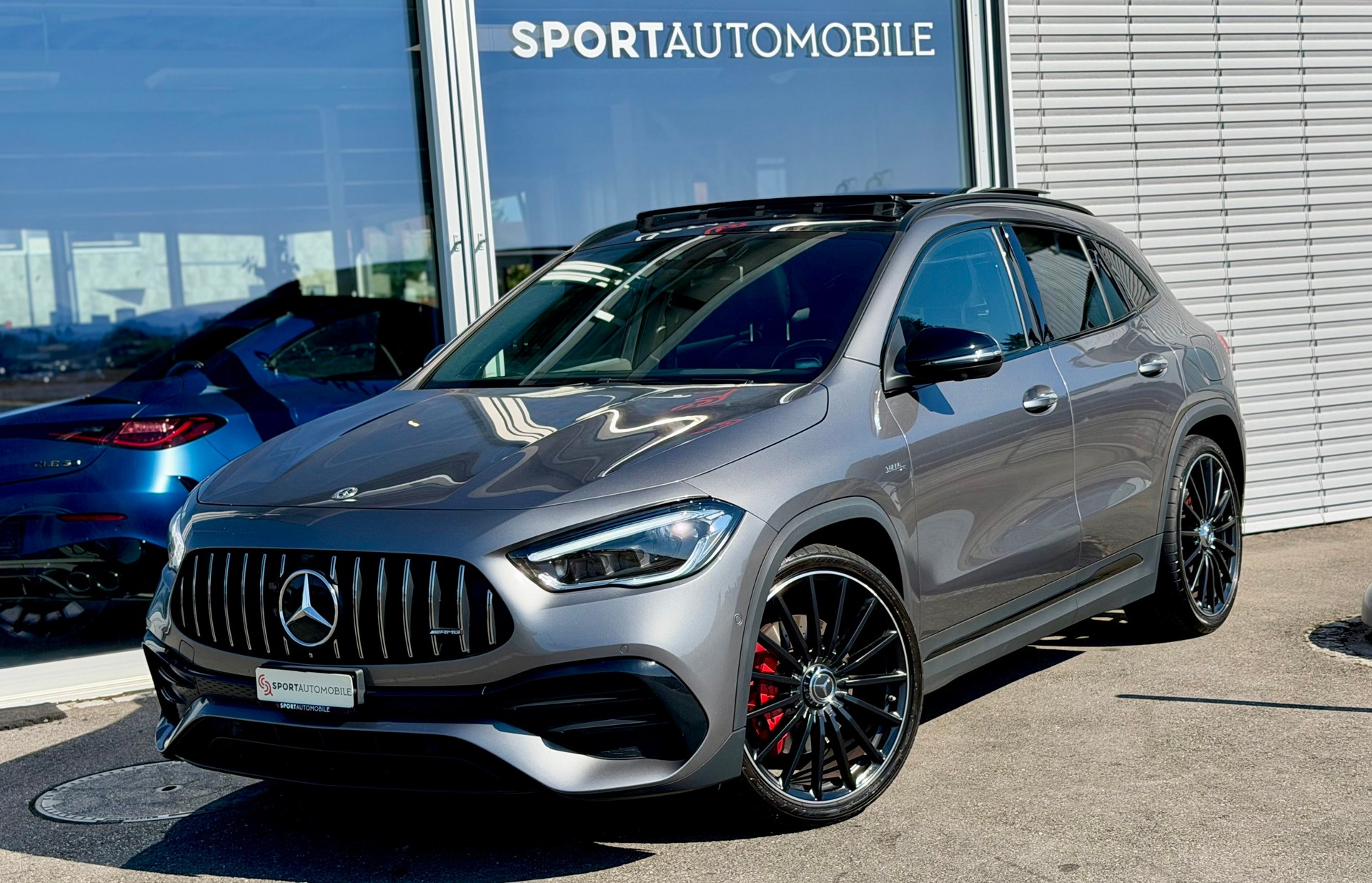 MERCEDES-BENZ GLA 35 AMG 4Matic 8G-Speedshift DCT-showroom-element-1