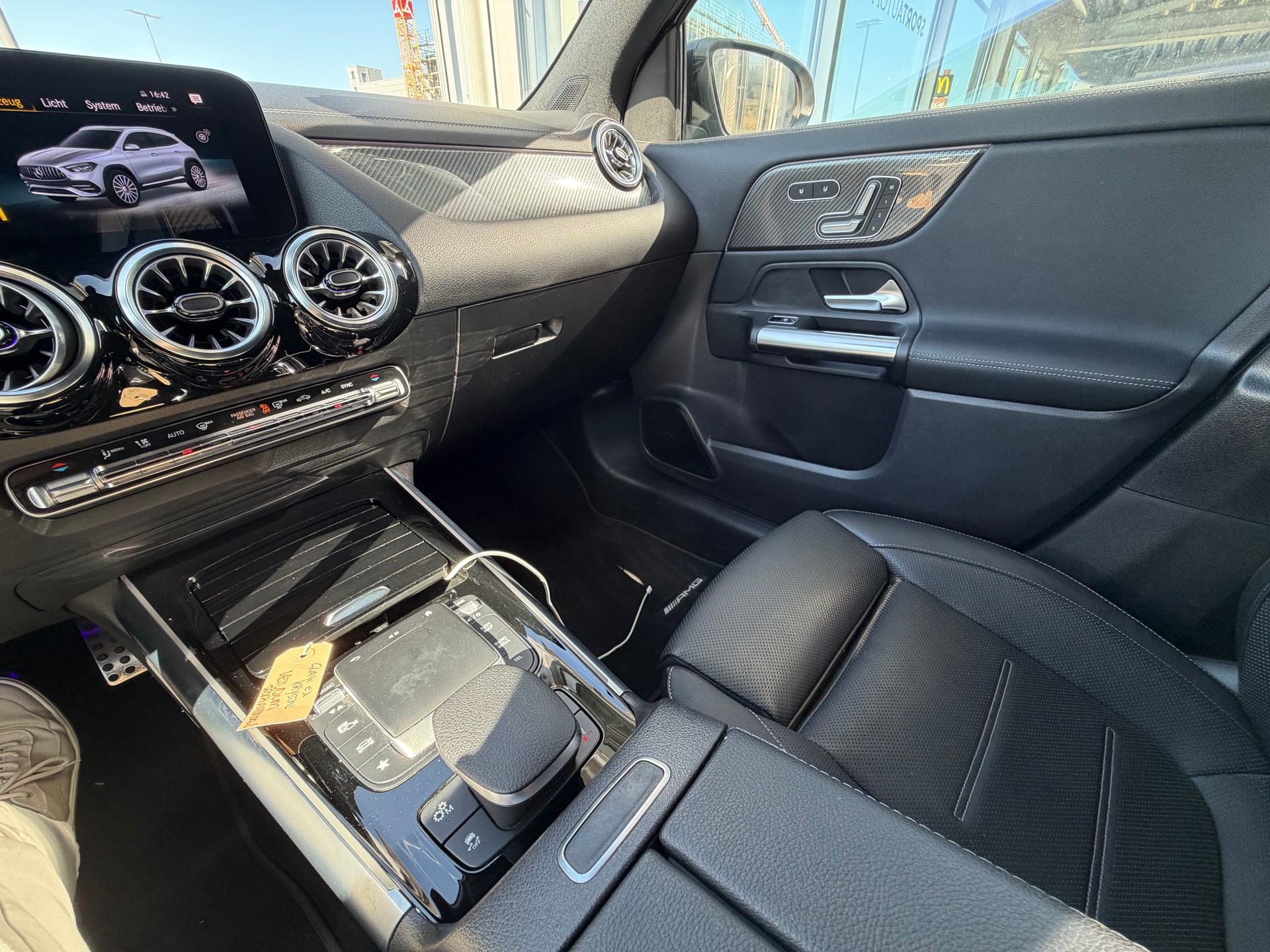 MERCEDES-BENZ GLA 35 AMG 4Matic 8G-Speedshift DCT-image-26
