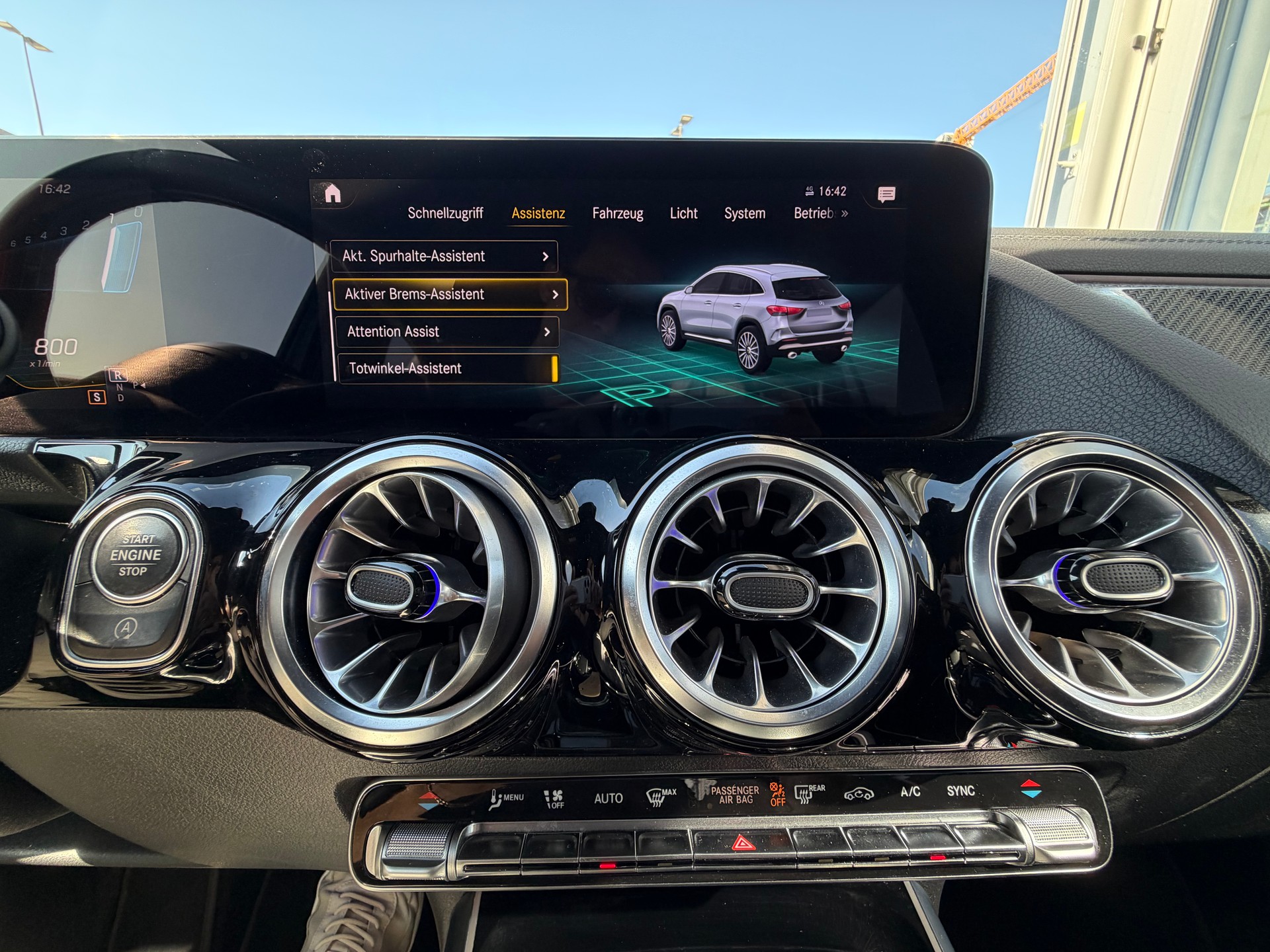 MERCEDES-BENZ GLA 35 AMG 4Matic 8G-Speedshift DCT-image-24