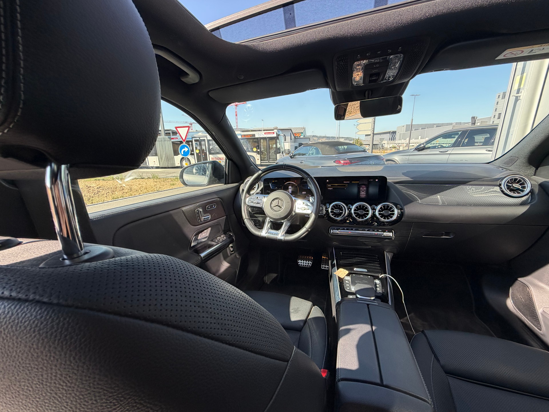 MERCEDES-BENZ GLA 35 AMG 4Matic 8G-Speedshift DCT-image-13