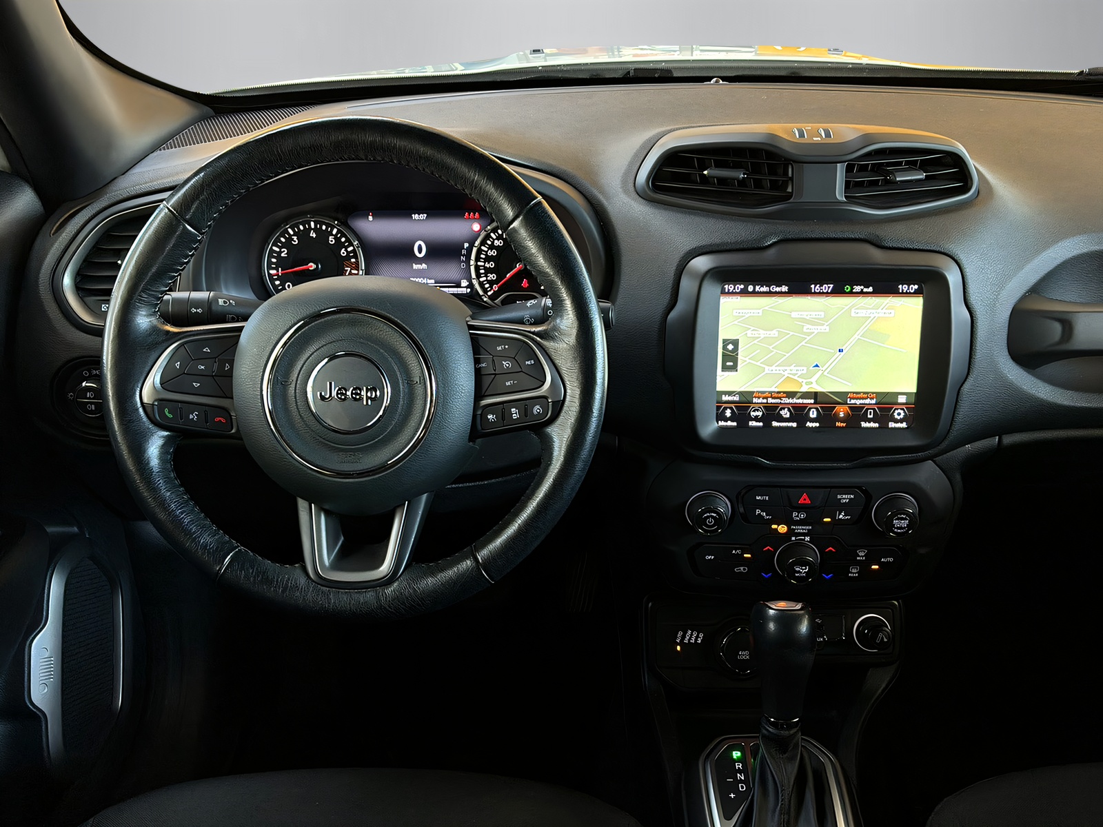JEEP Renegade 1.3 Turbo Limited AWD-image-4