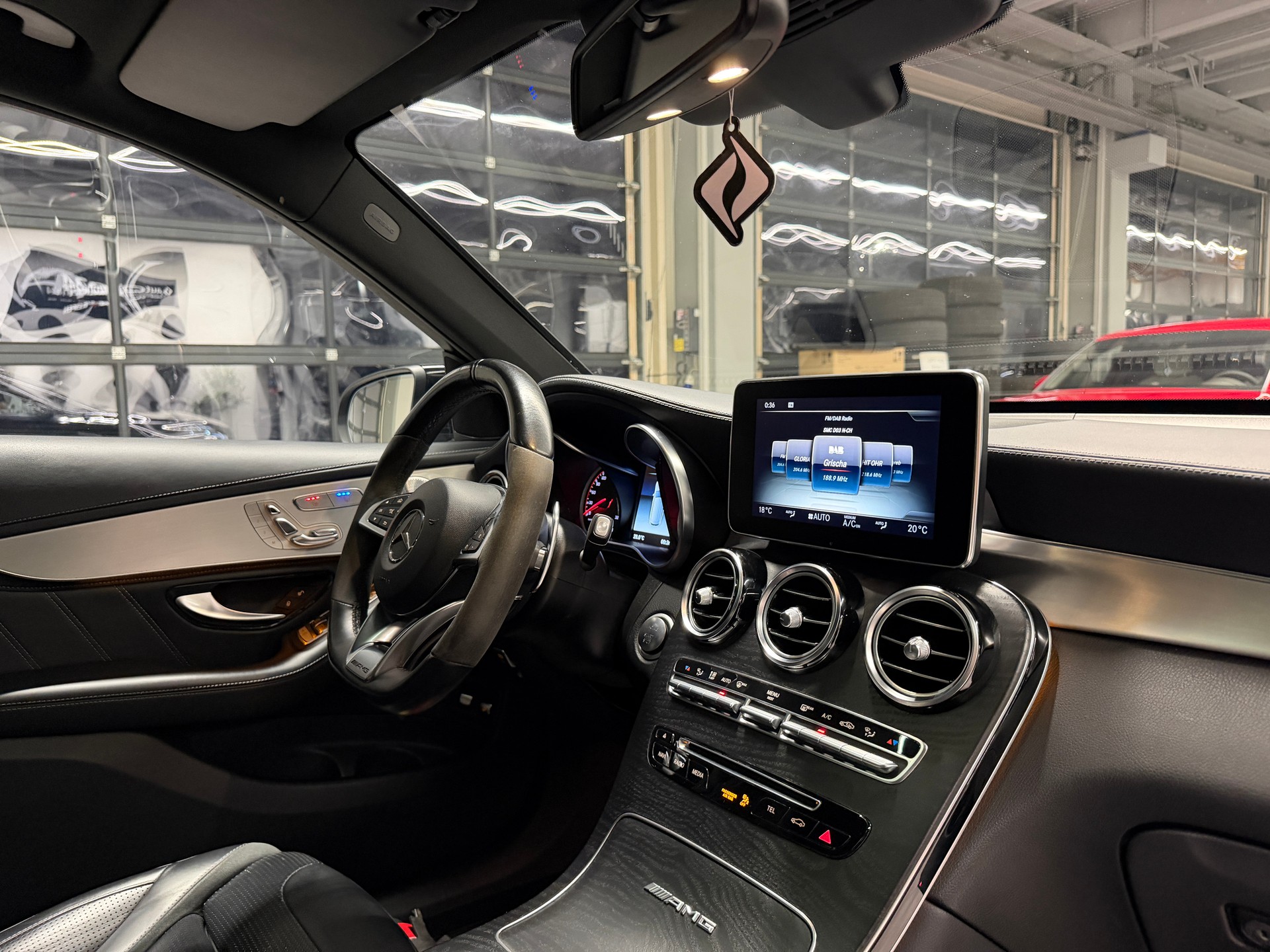 MERCEDES-BENZ GLC 63 S AMG 4m+ *Servicegepflegt bei Mercedes*Garantie*Leder Nappa*Burmester*Sitzbelüftung*AHK*-image-19