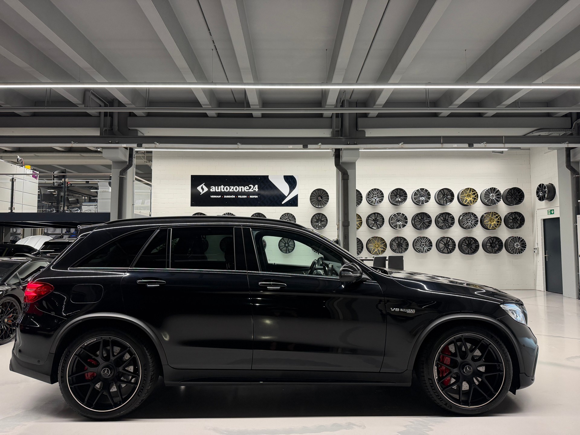 MERCEDES-BENZ GLC 63 S AMG 4m+ *Servicegepflegt bei Mercedes*Garantie*Leder Nappa*Burmester*Sitzbelüftung*AHK*-image-10