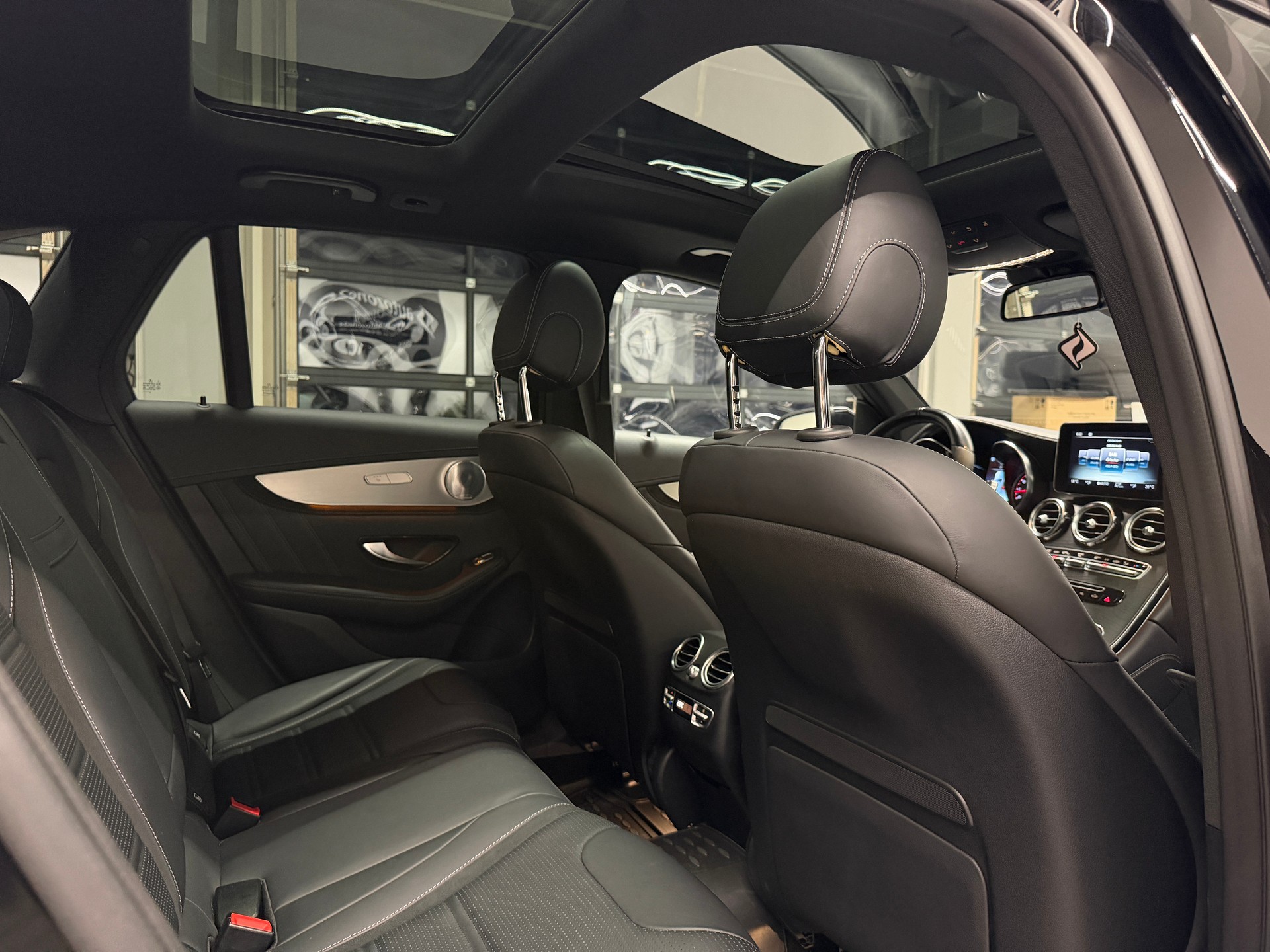 MERCEDES-BENZ GLC 63 S AMG 4m+ *Servicegepflegt bei Mercedes*Garantie*Leder Nappa*Burmester*Sitzbelüftung*AHK*-image-24