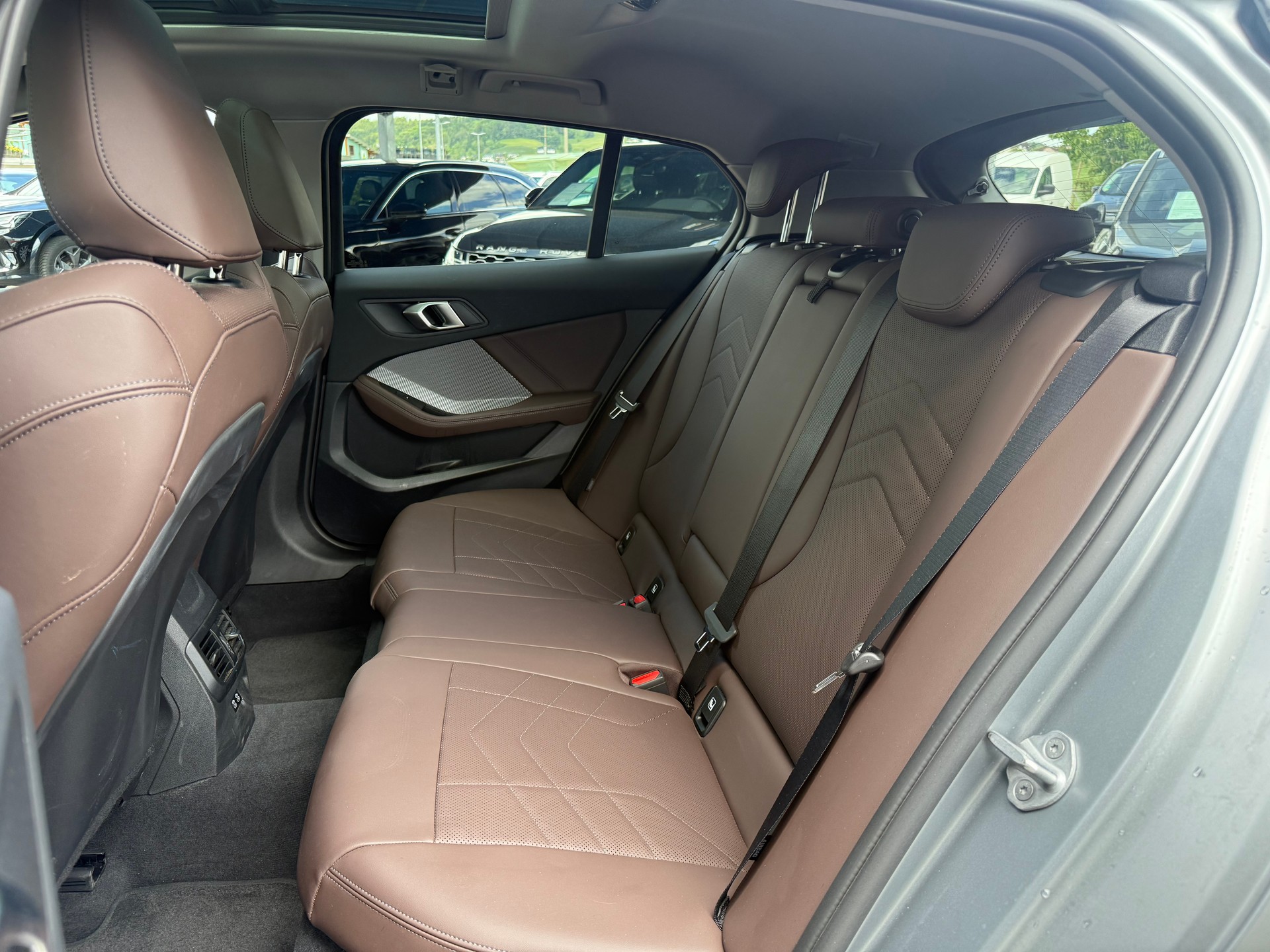 BMW 120i-image-11