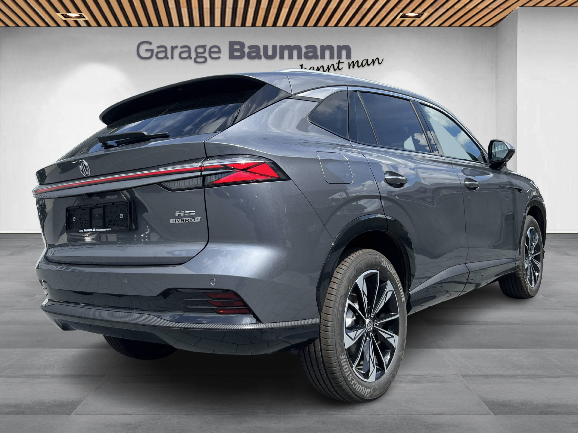 MG HS 1.5 Hybrid Luxury-showroom-element-2
