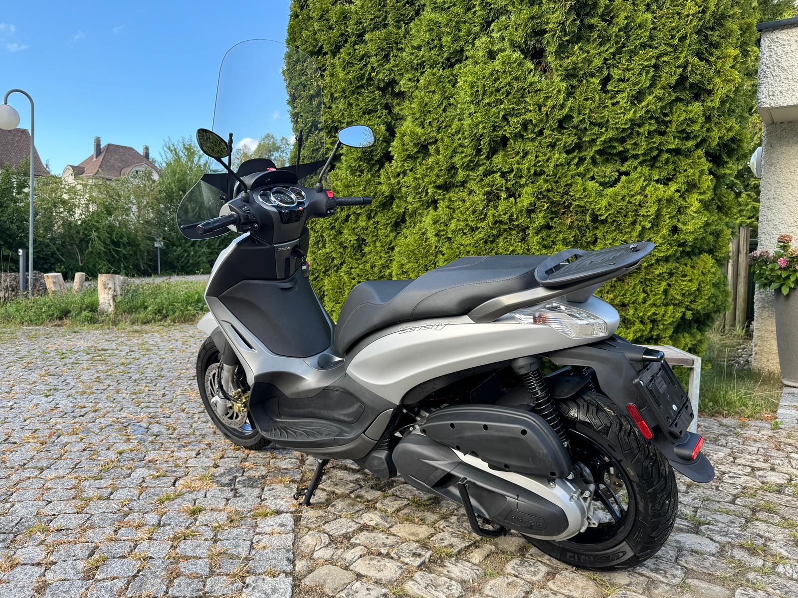 PIAGGIO Beverly 350 i.e. ABS-image-3