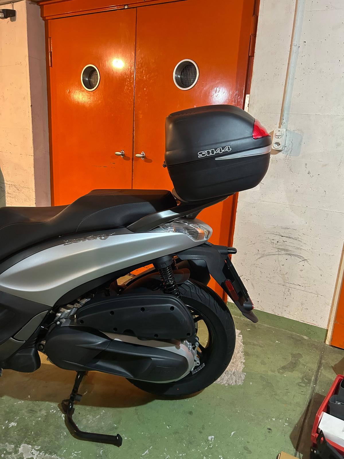PIAGGIO Beverly 350 i.e. ABS-image-9