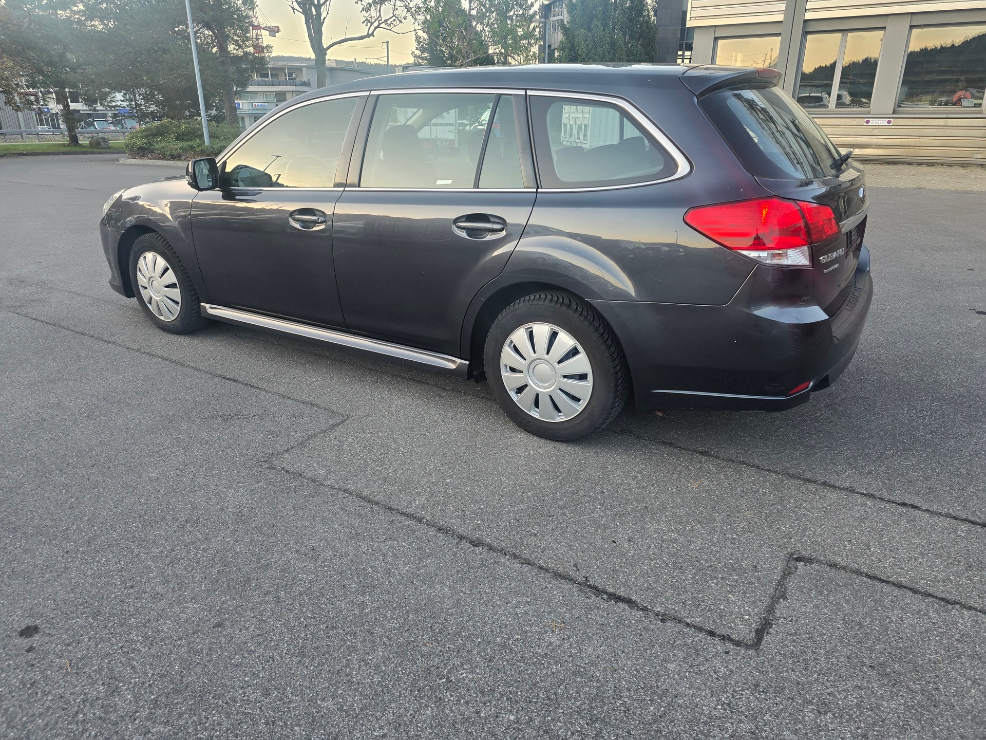 SUBARU Legacy 2.0i Swiss AWD-image-8