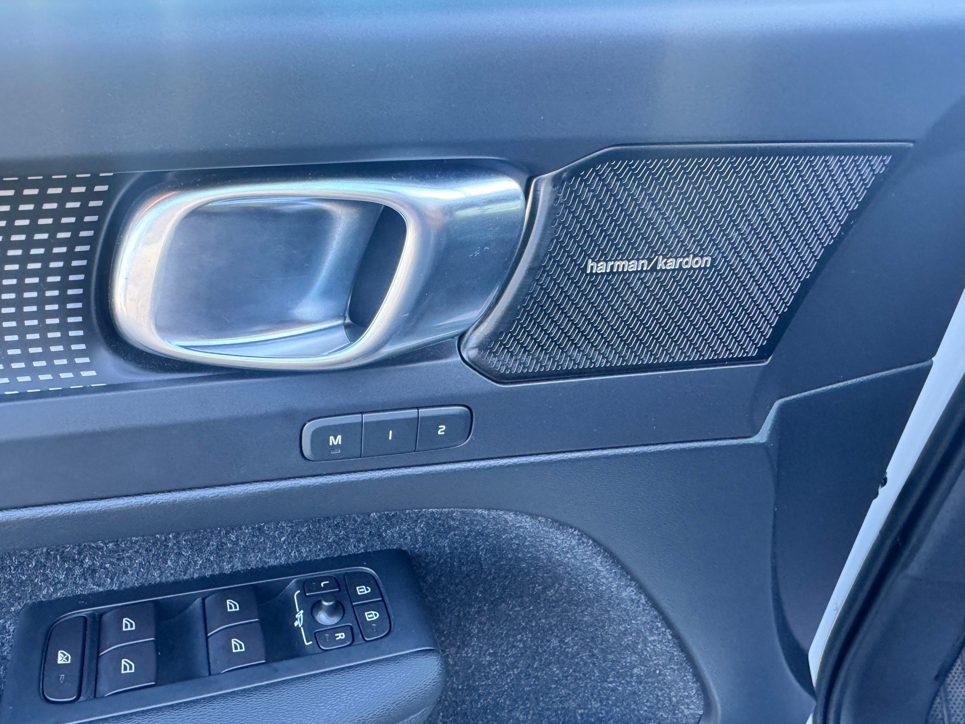 VOLVO XC40 D4 AWD R-Design Geartronic-image-7