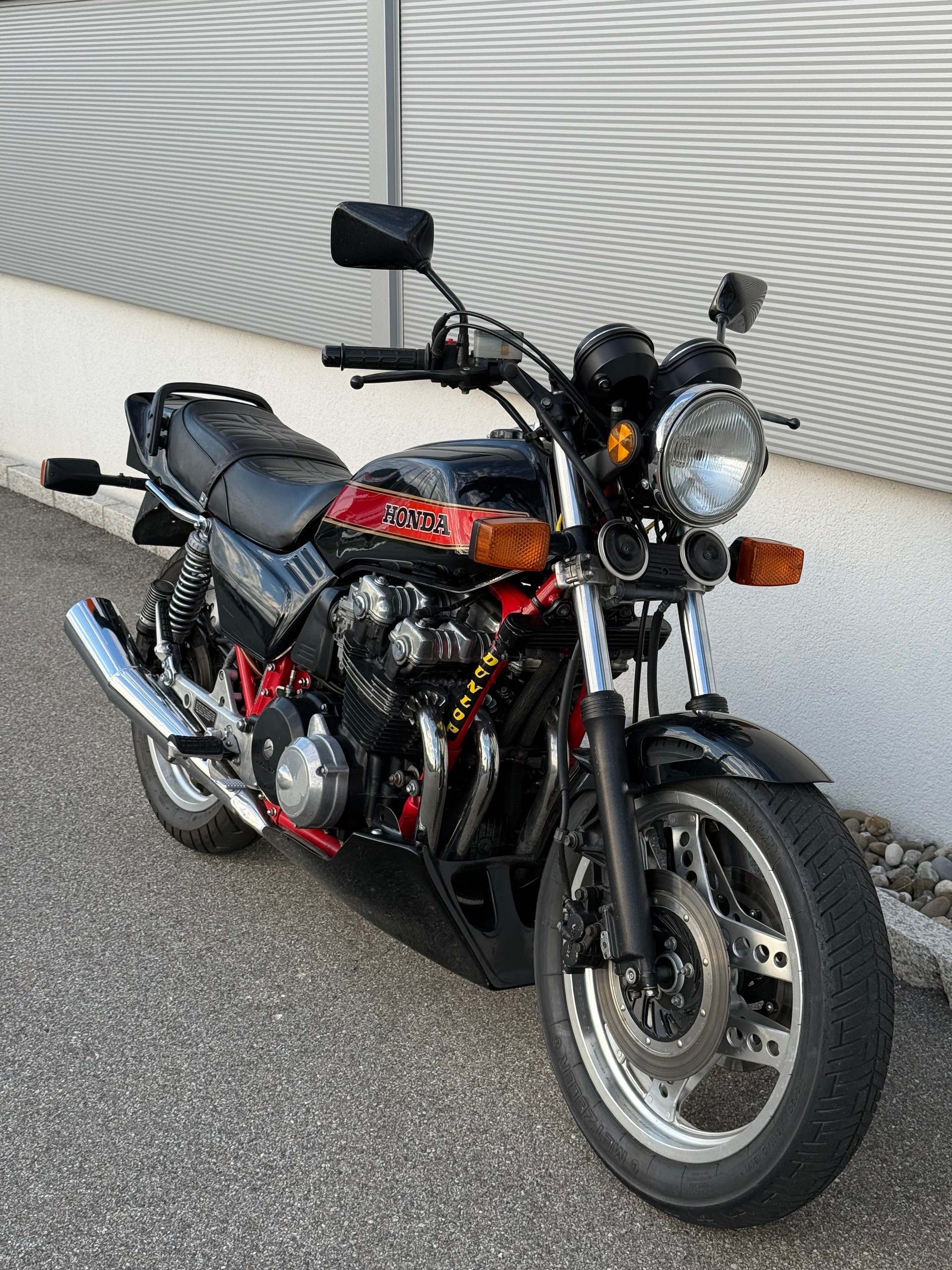 HONDA CB 900 F-image-1