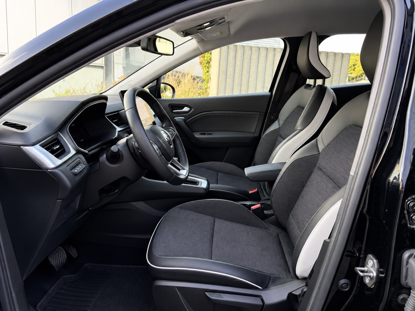RENAULT Captur 1.3 TCe Techno EDC-image-16