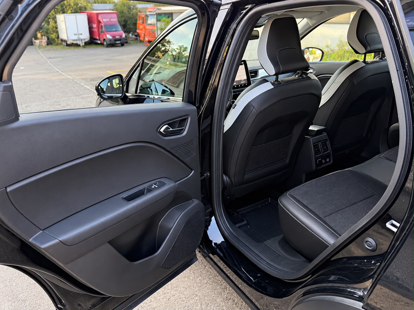 RENAULT Captur 1.3 TCe Techno EDC-image-19