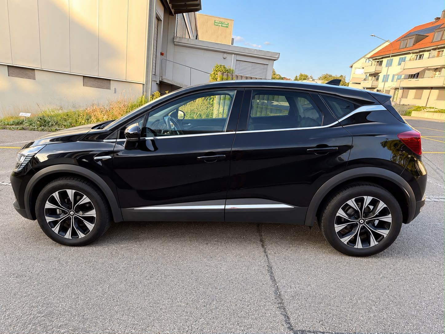 RENAULT Captur 1.3 TCe Techno EDC-image-5