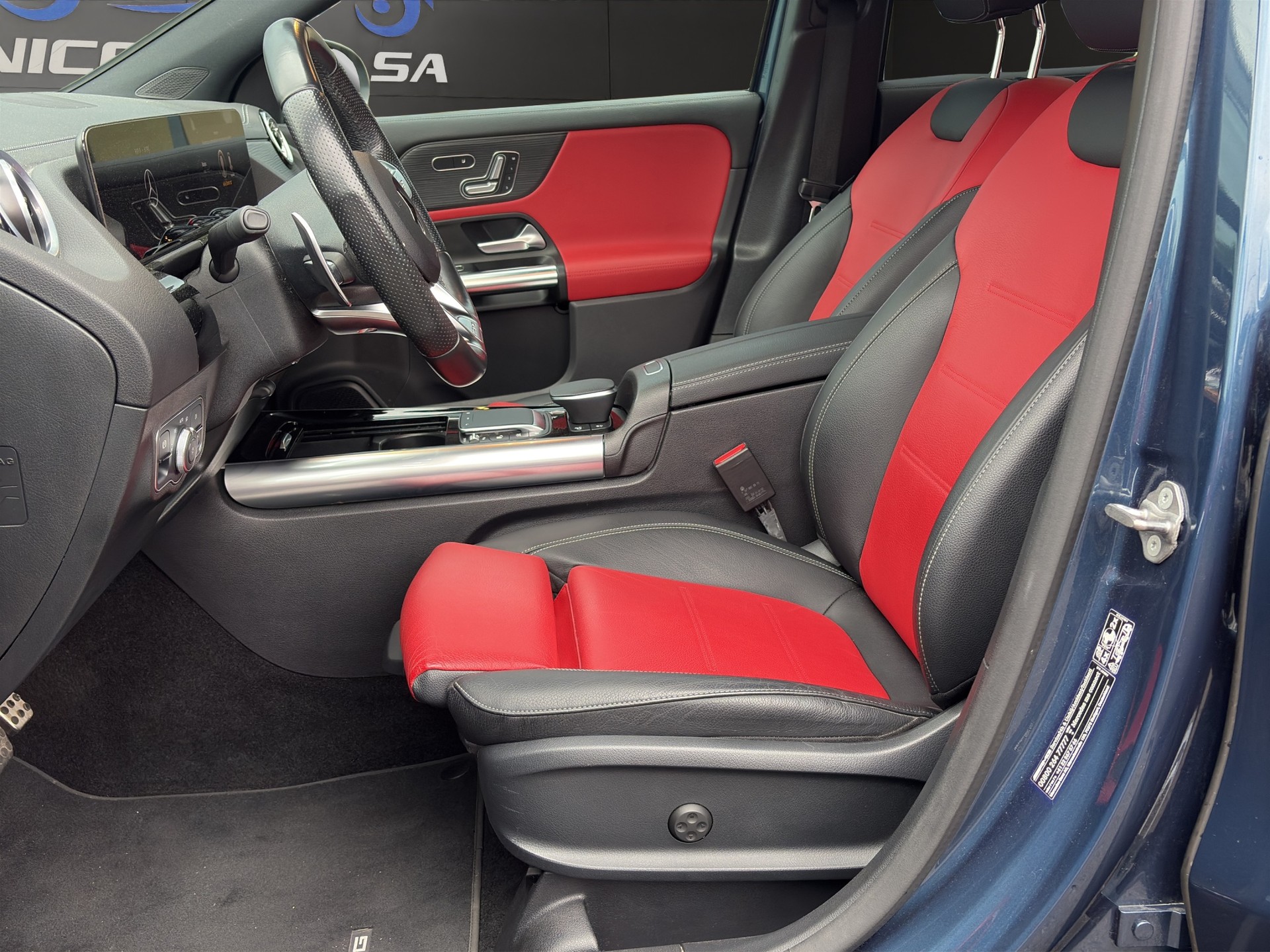 MERCEDES-BENZ GLA 35 AMG 4Matic 8G-Speedshift DCT-image-17