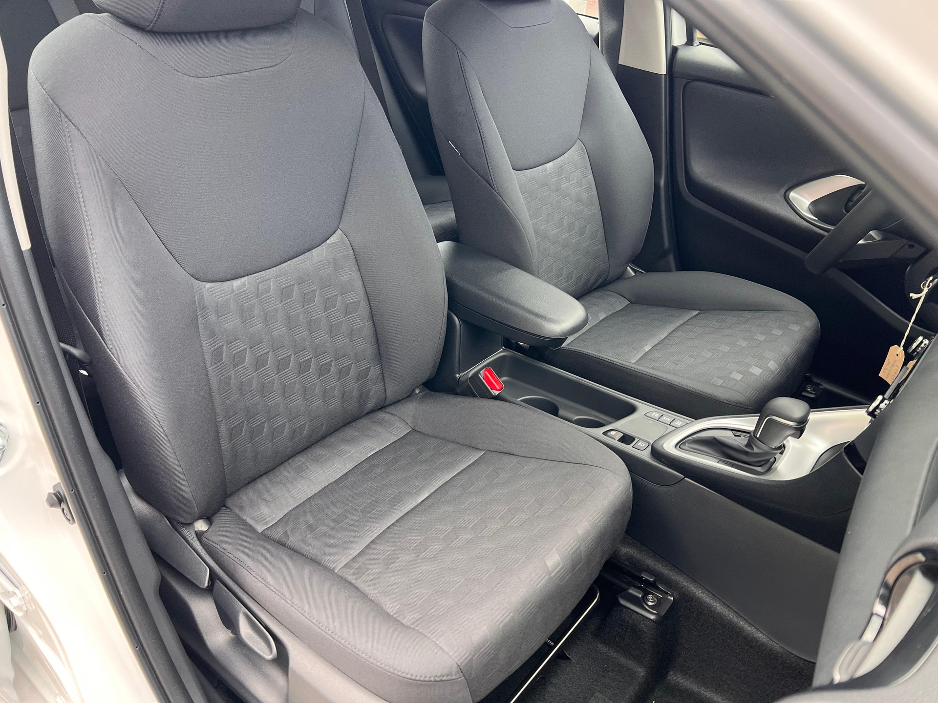 TOYOTA Yaris 1.5 VVT-i HSD Comfort-image-14