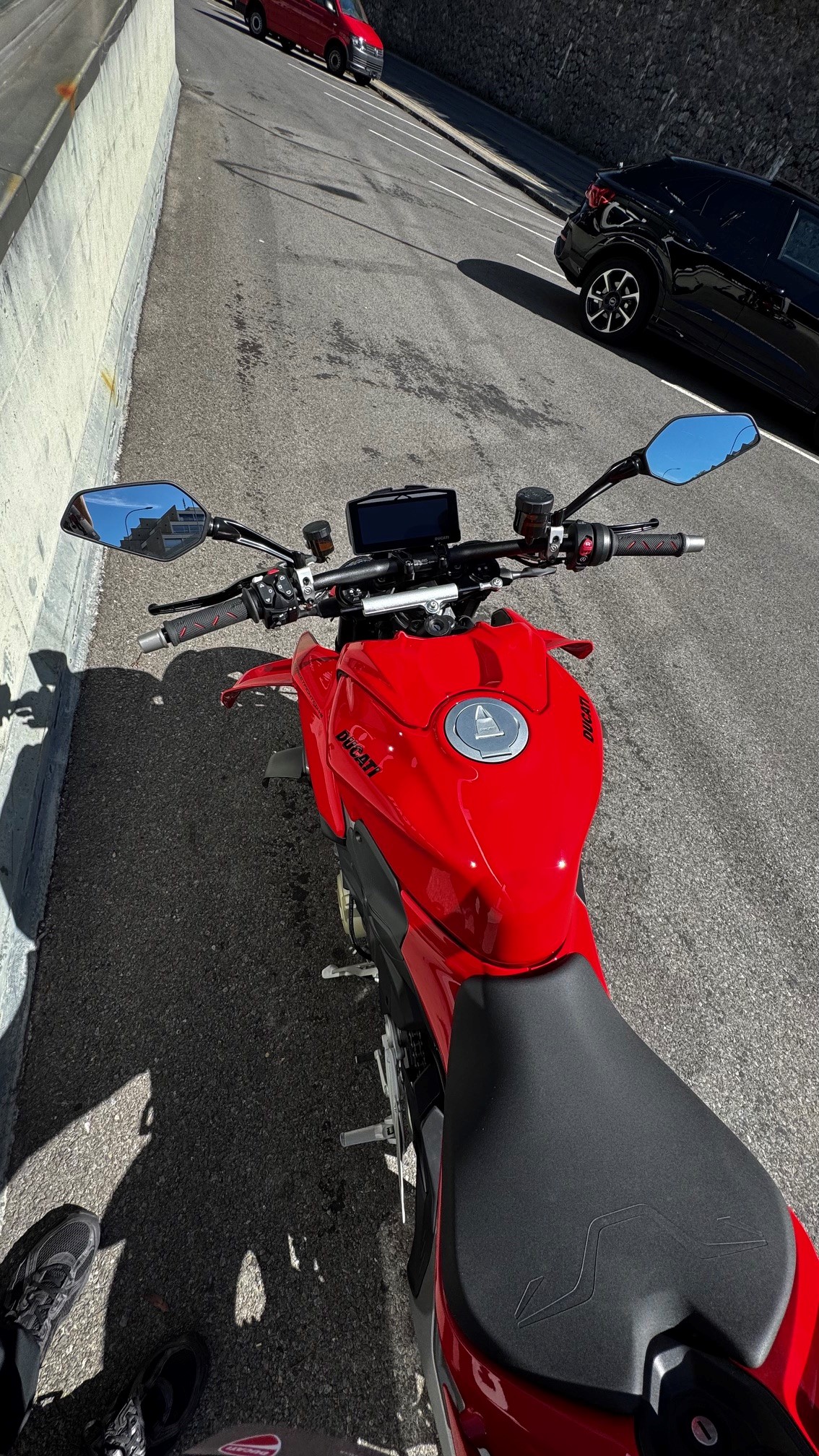 DUCATI Streetfighter V4-image-3