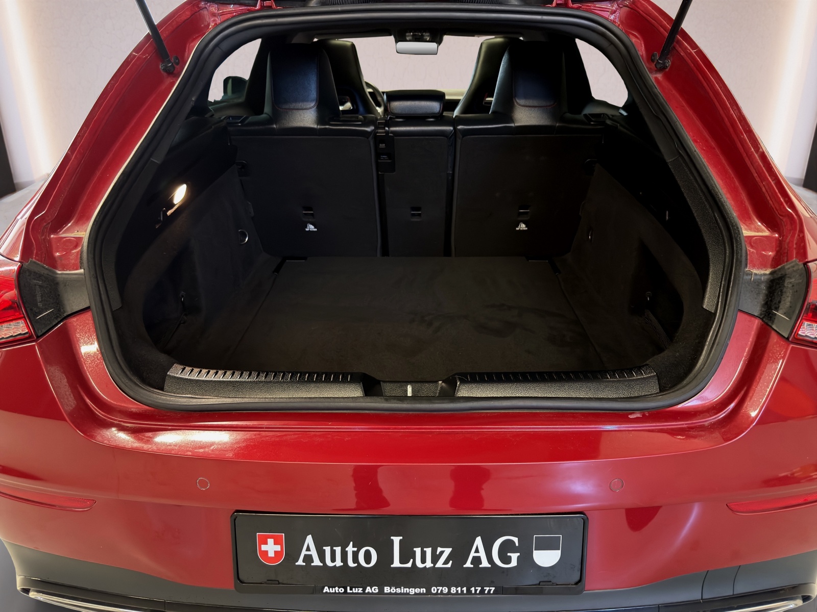 MERCEDES-BENZ CLA Shooting Brake 200 AMG Line 7G-DCT-image-18