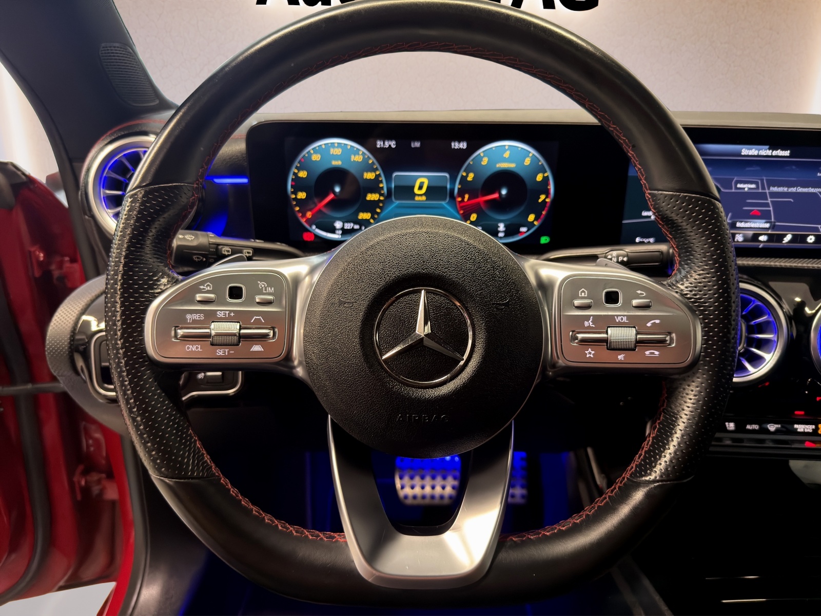 MERCEDES-BENZ CLA Shooting Brake 200 AMG Line 7G-DCT-image-10