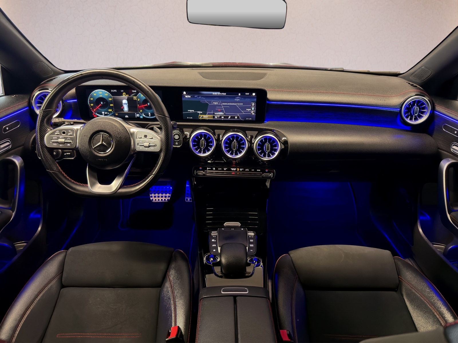 MERCEDES-BENZ CLA Shooting Brake 200 AMG Line 7G-DCT-showroom-element-3