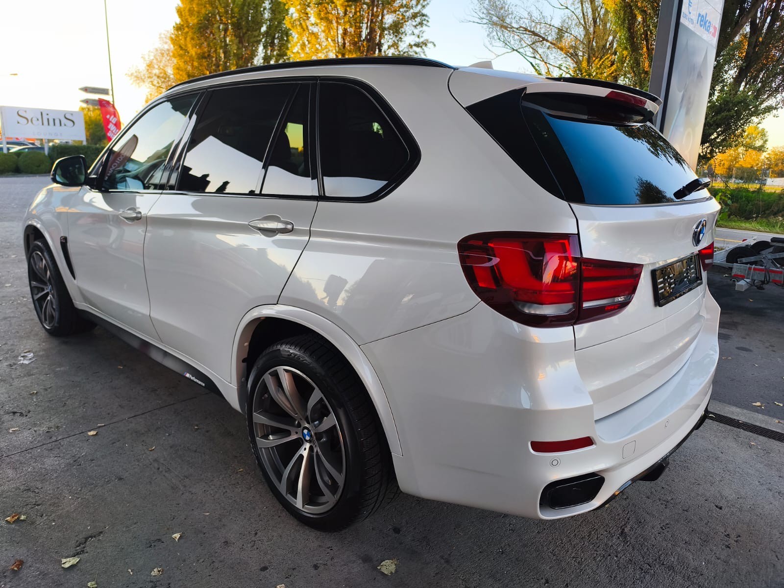 BMW X5 xDrive M50d Steptronic-showroom-element-3
