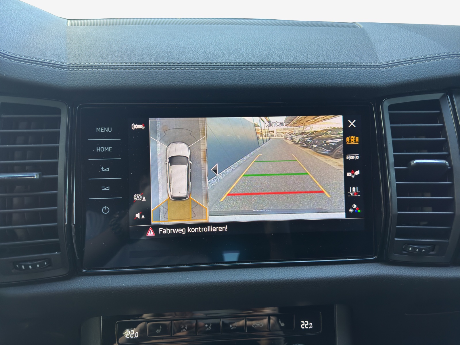 SKODA Kodiaq 2.0 TDI CR SportLine 4x4 DSG-image-15