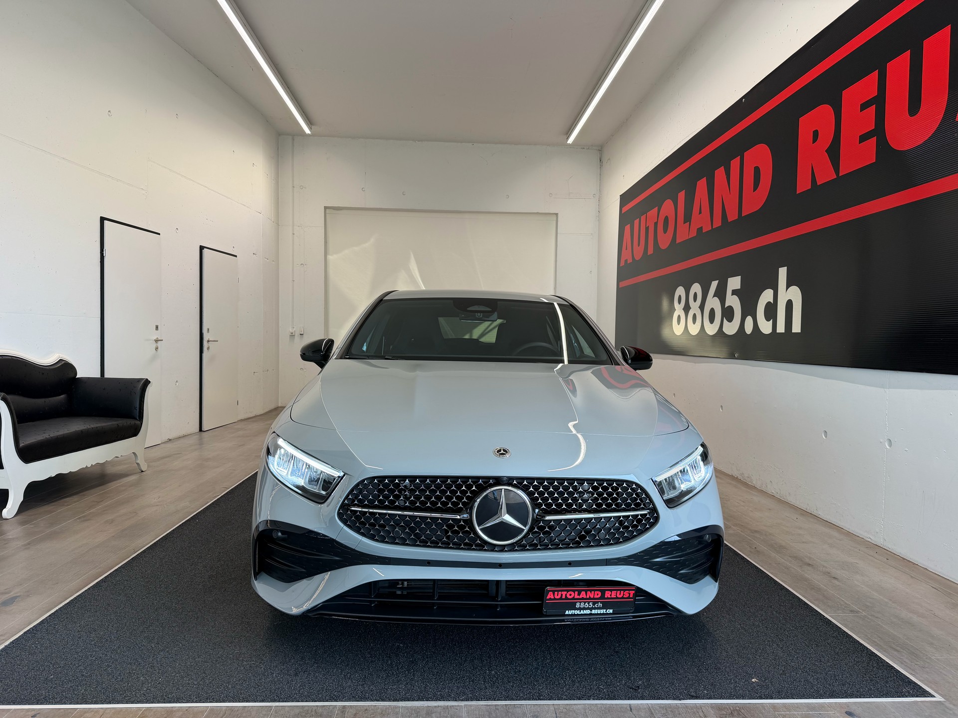 MERCEDES-BENZ A 220 AMG Spezial Edition 4Matic 8G-DCT-showroom-element-1