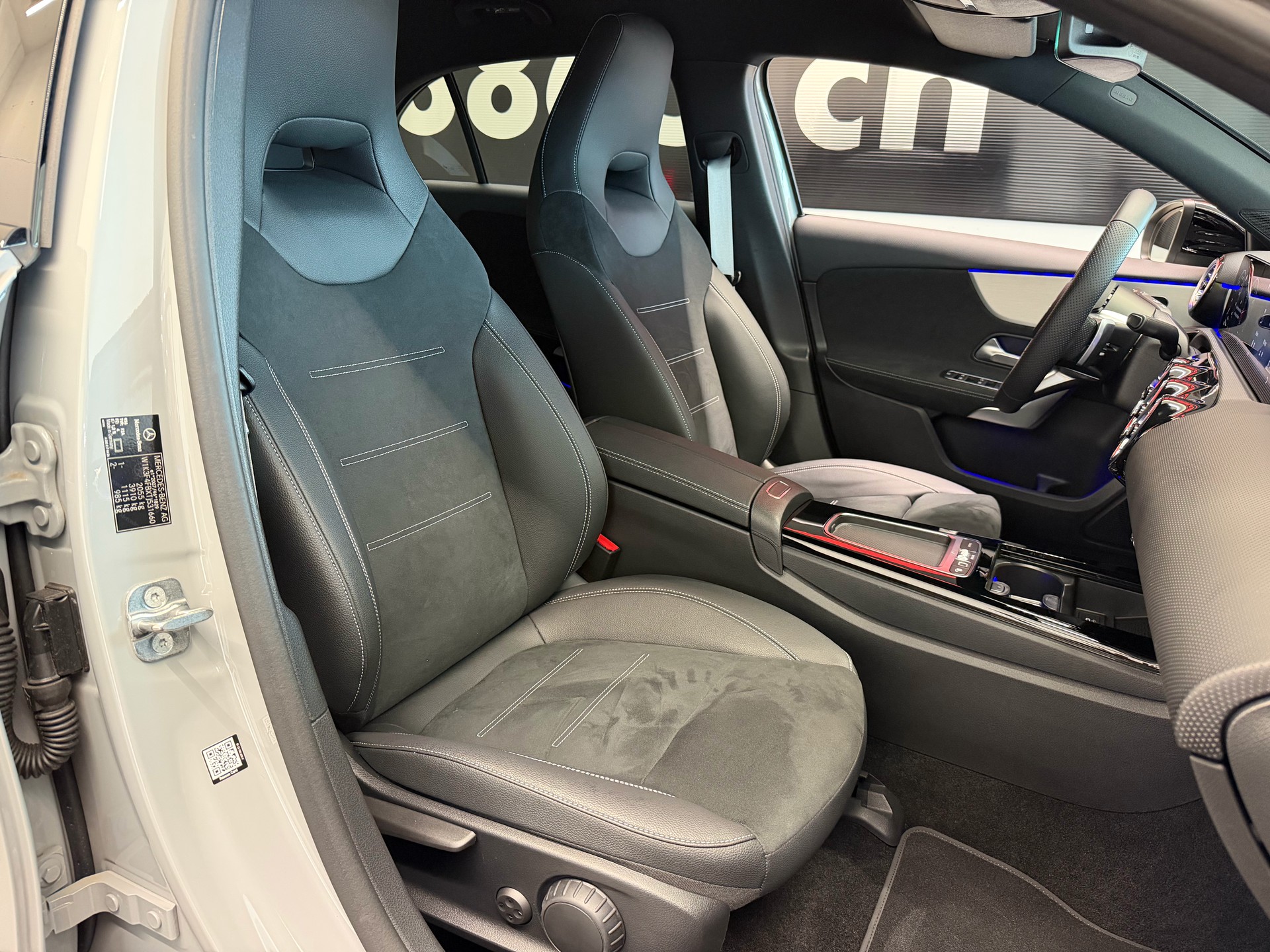 MERCEDES-BENZ A 220 AMG Spezial Edition 4Matic 8G-DCT-image-21