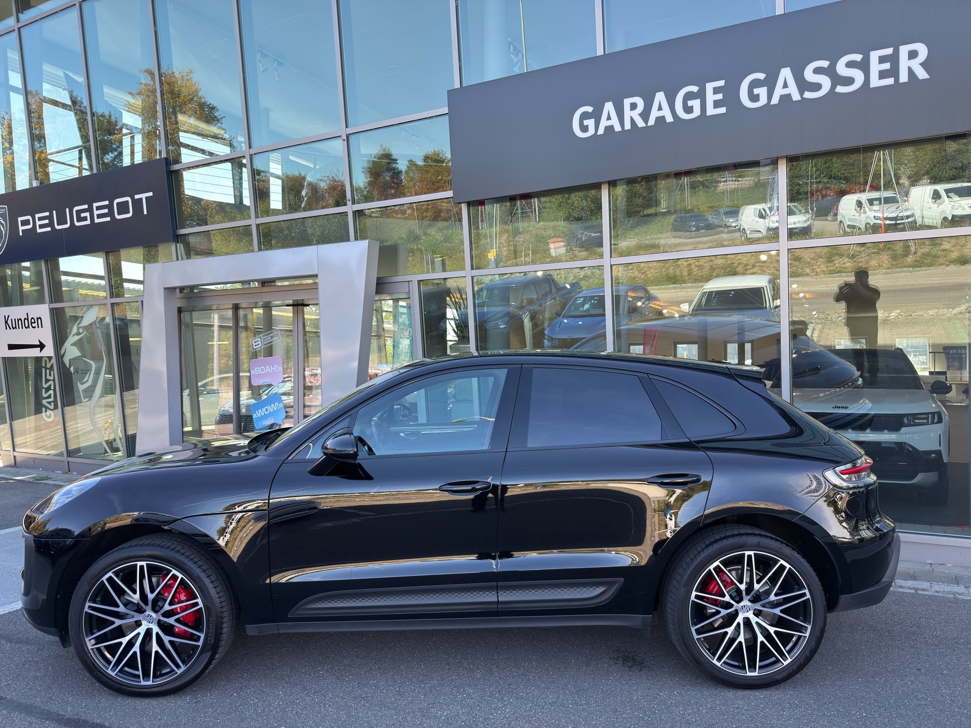 PORSCHE Macan S-showroom-element-2