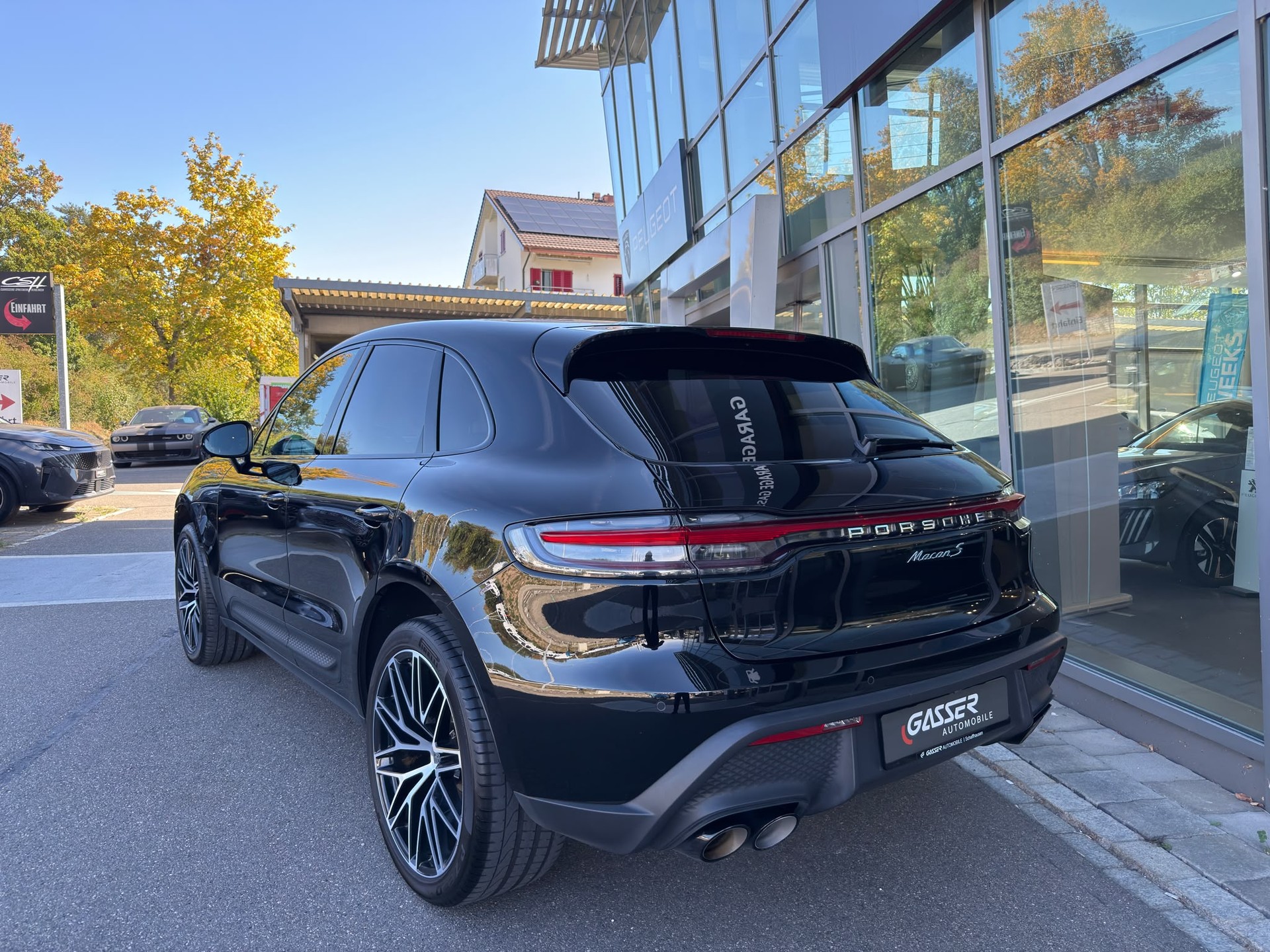PORSCHE Macan S-showroom-element-3