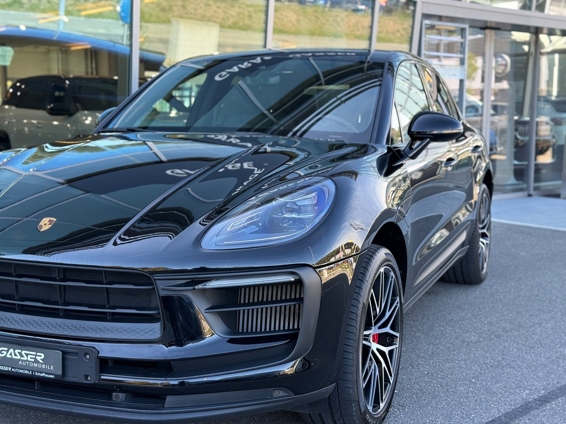 PORSCHE Macan S-showroom-element-1