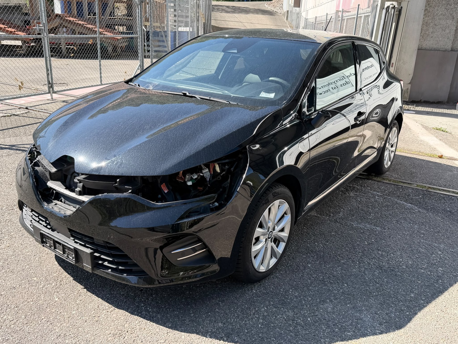 RENAULT Clio 1.6 E-Tech Intens-showroom-element-1