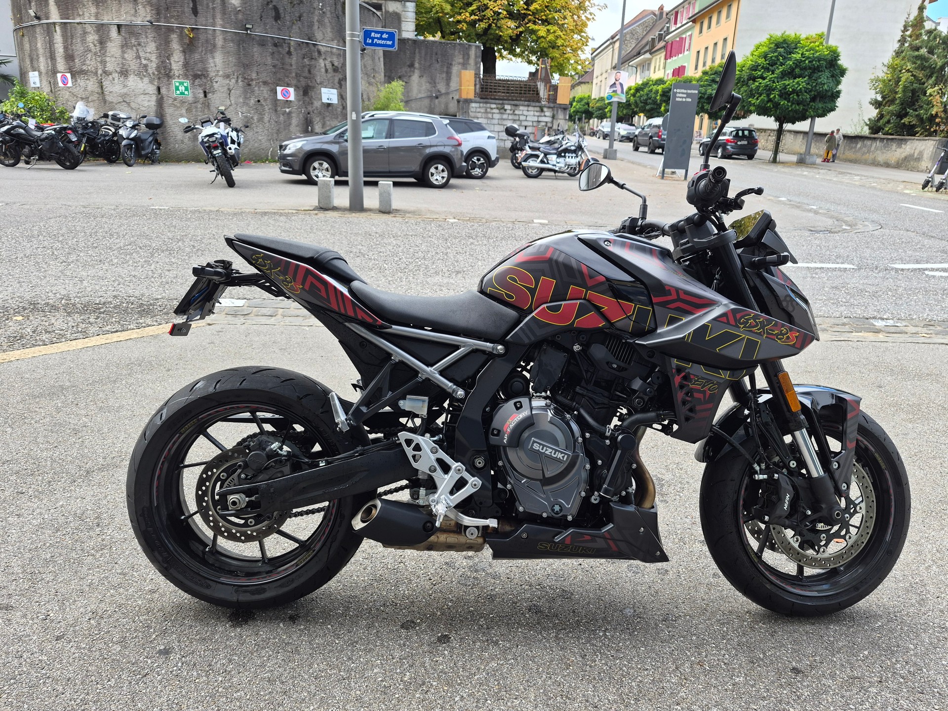 SUZUKI GSX 8 S EVO (35kW)-image-1