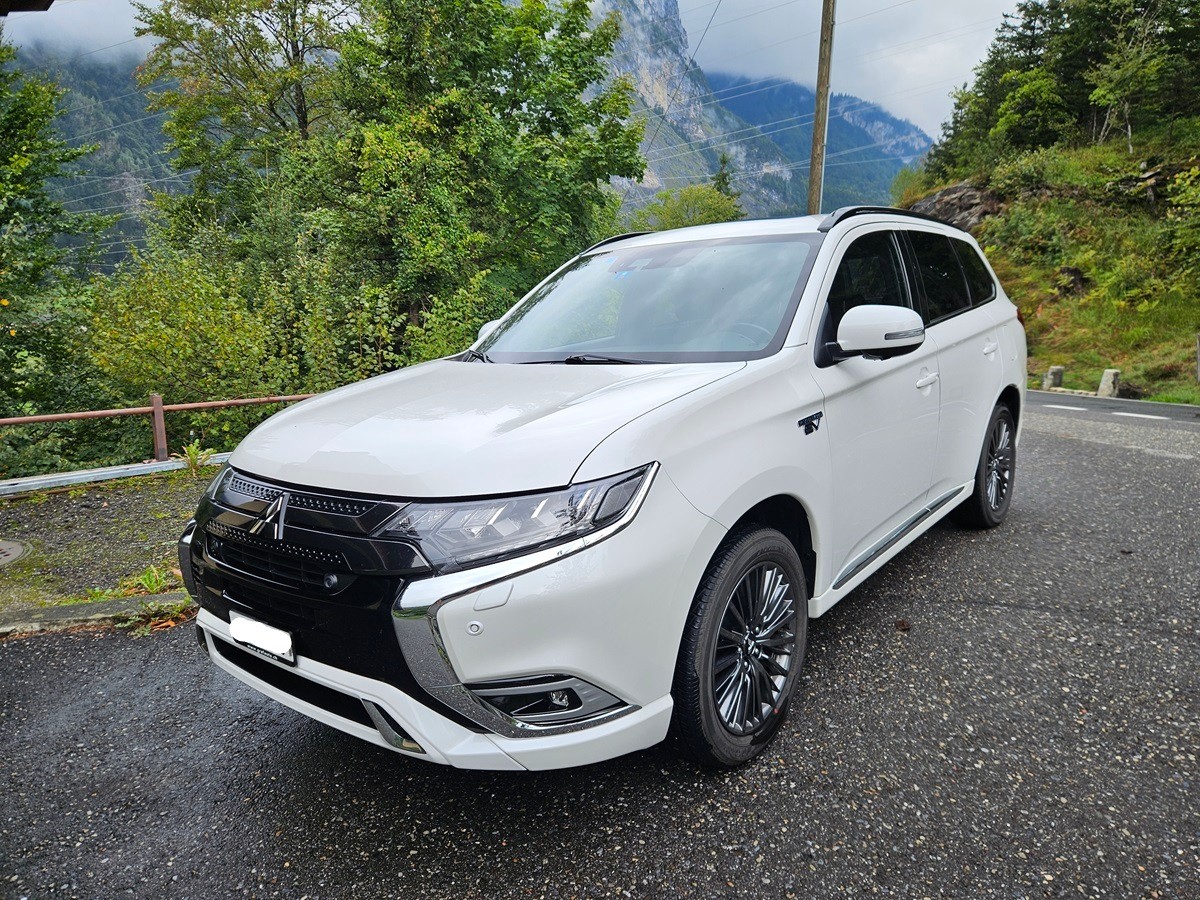 MITSUBISHI 2.4 PHEV Diamond S-Edition