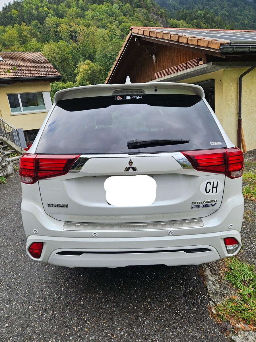 MITSUBISHI 2.4 PHEV Diamond S-Edition-image-4