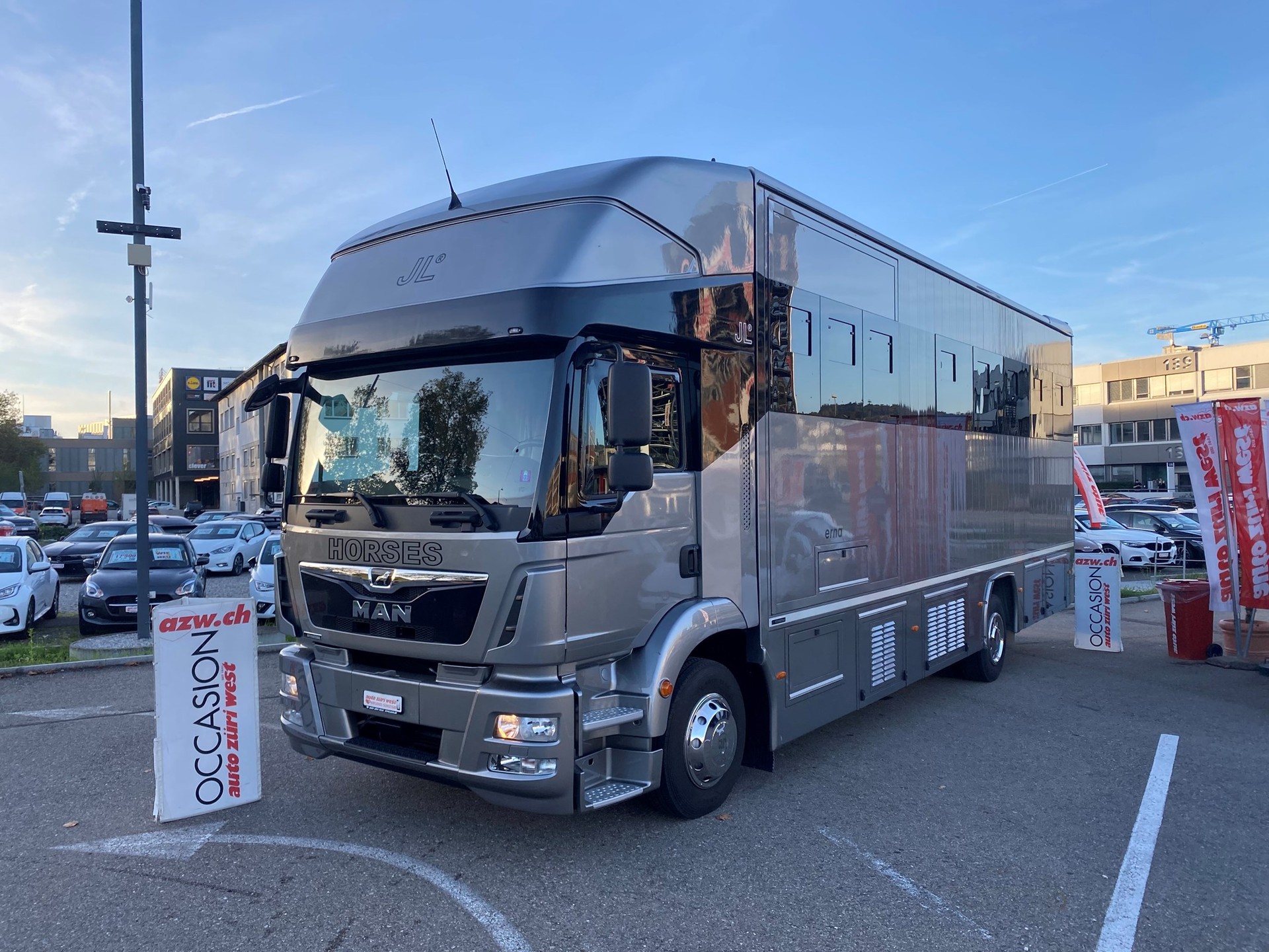 MAN TGM 15.290 Pferdetransporter 5 Pferde POP-OUT-showroom-element-2