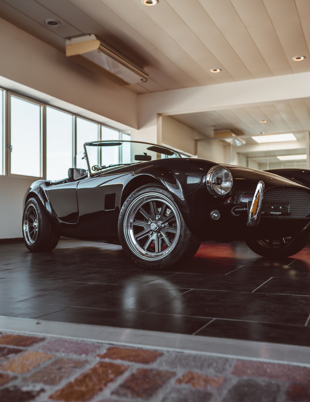 AC Cobra Aurora GRX 5.0 V8-showroom-element-1