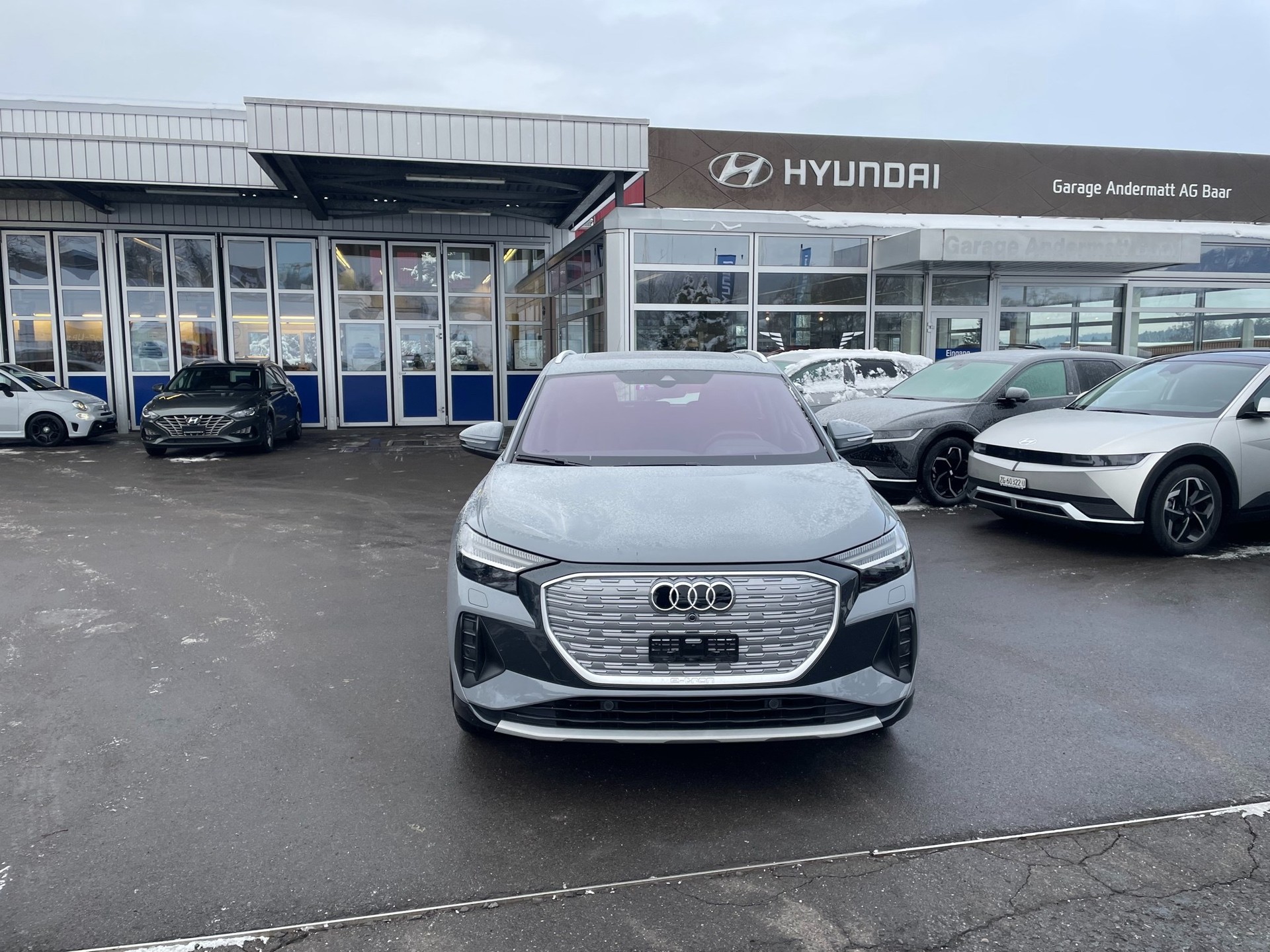 AUDI Q4 e-tron 50 quattro-showroom-element-1