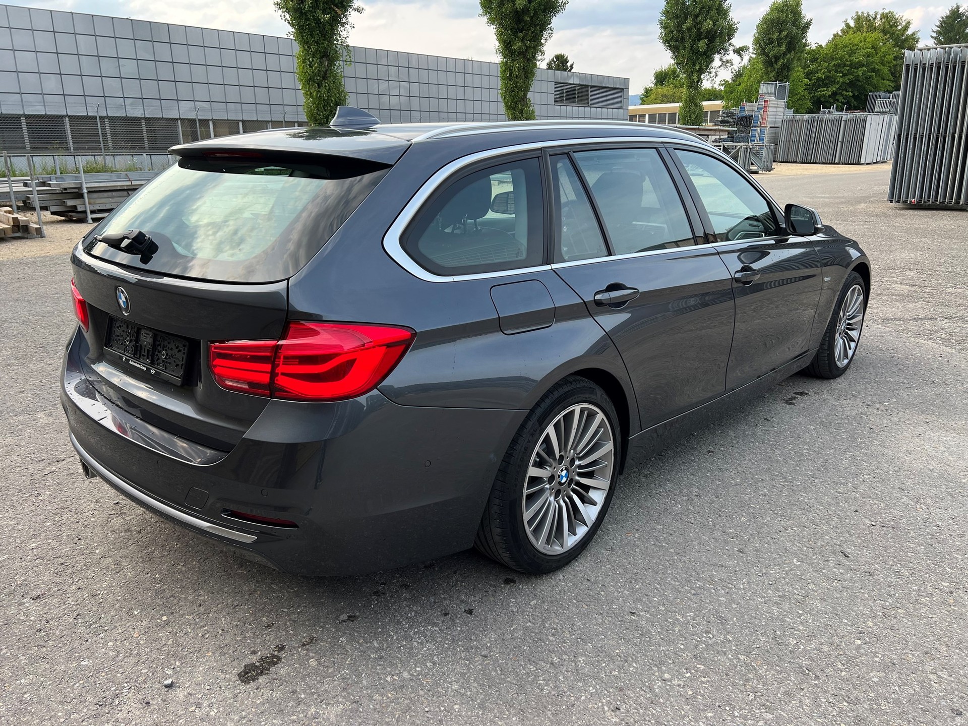 BMW 335d xDrive Touring Steptronic-image-2