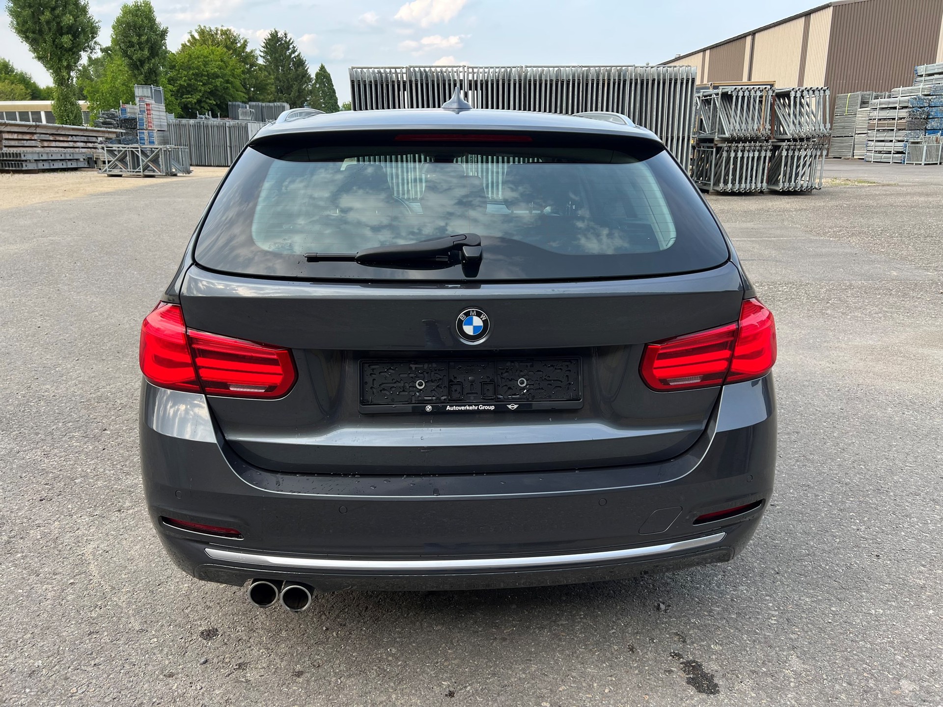 BMW 335d xDrive Touring Steptronic-image-4