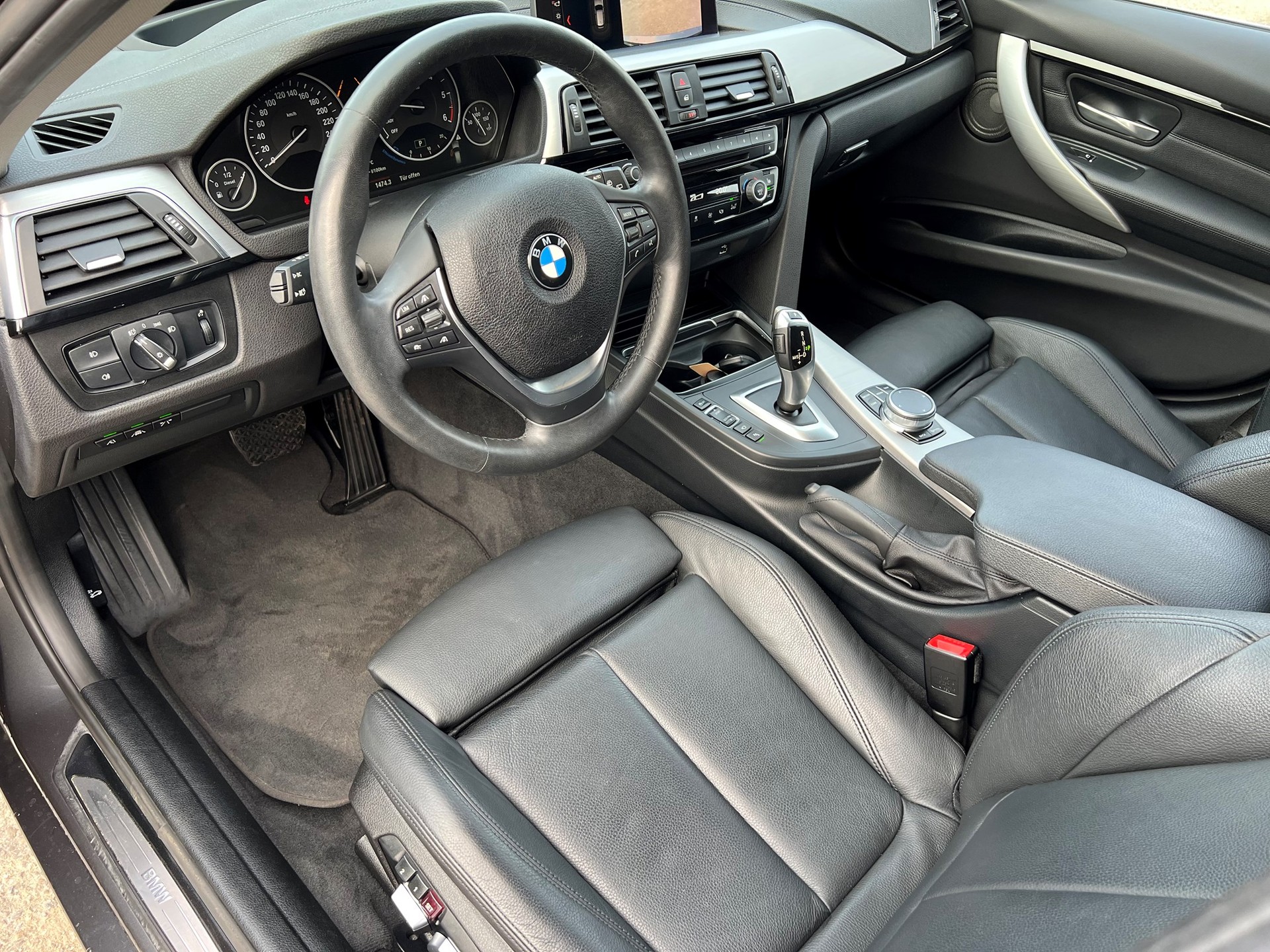 BMW 335d xDrive Touring Steptronic-image-6