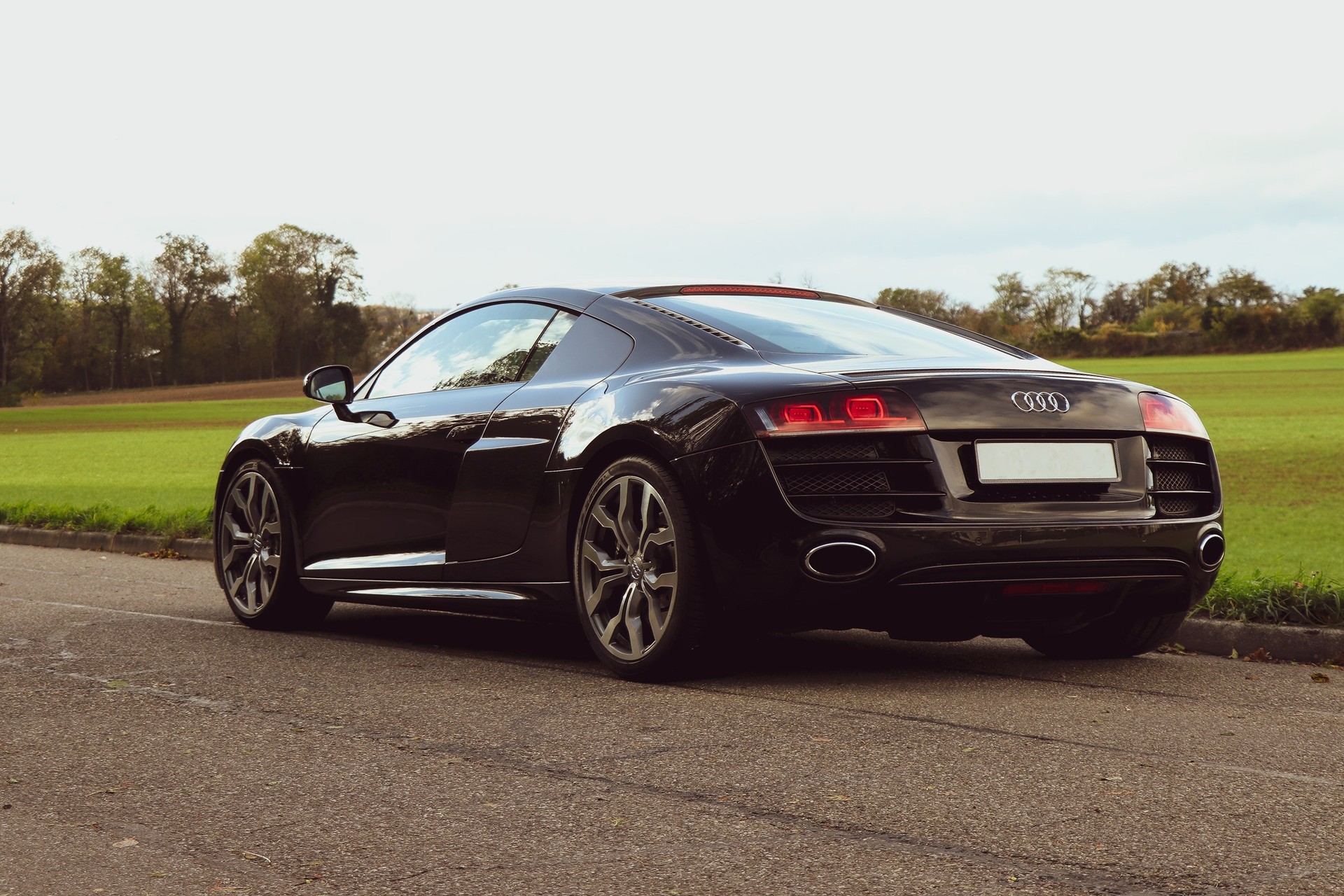 AUDI R8 Coupé 5.2-image-2
