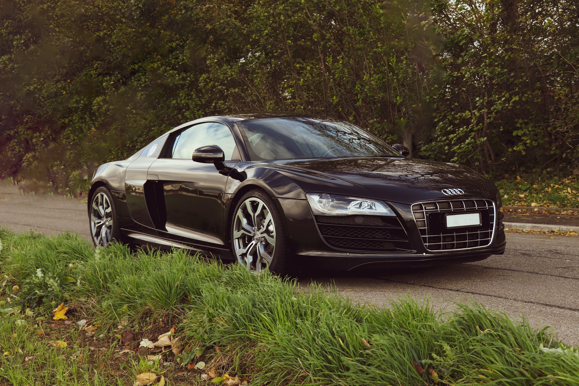 AUDI R8 Coupé 5.2-image-6