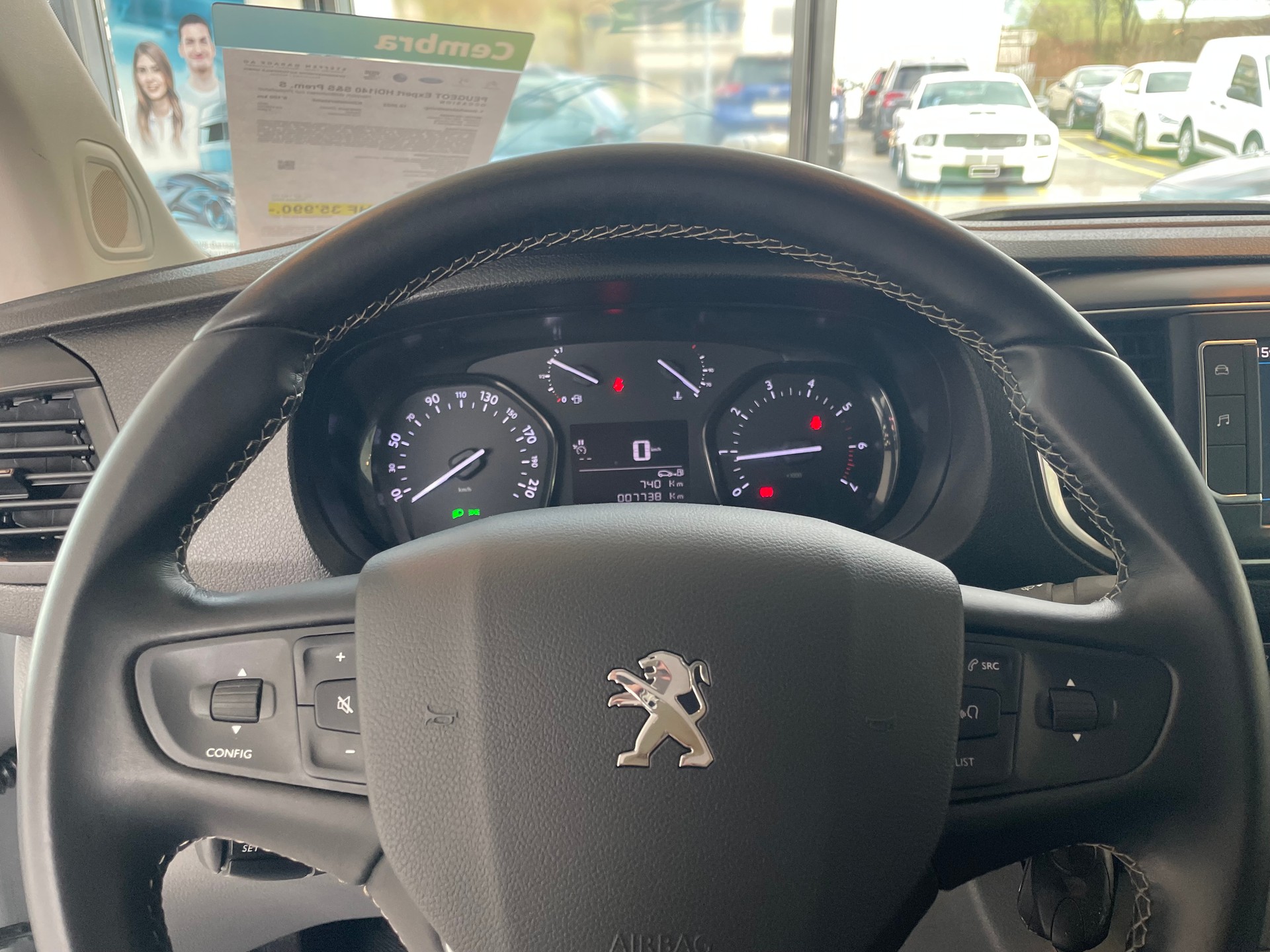 PEUGEOT Expert HDi140 S&S Prem. S-image-10