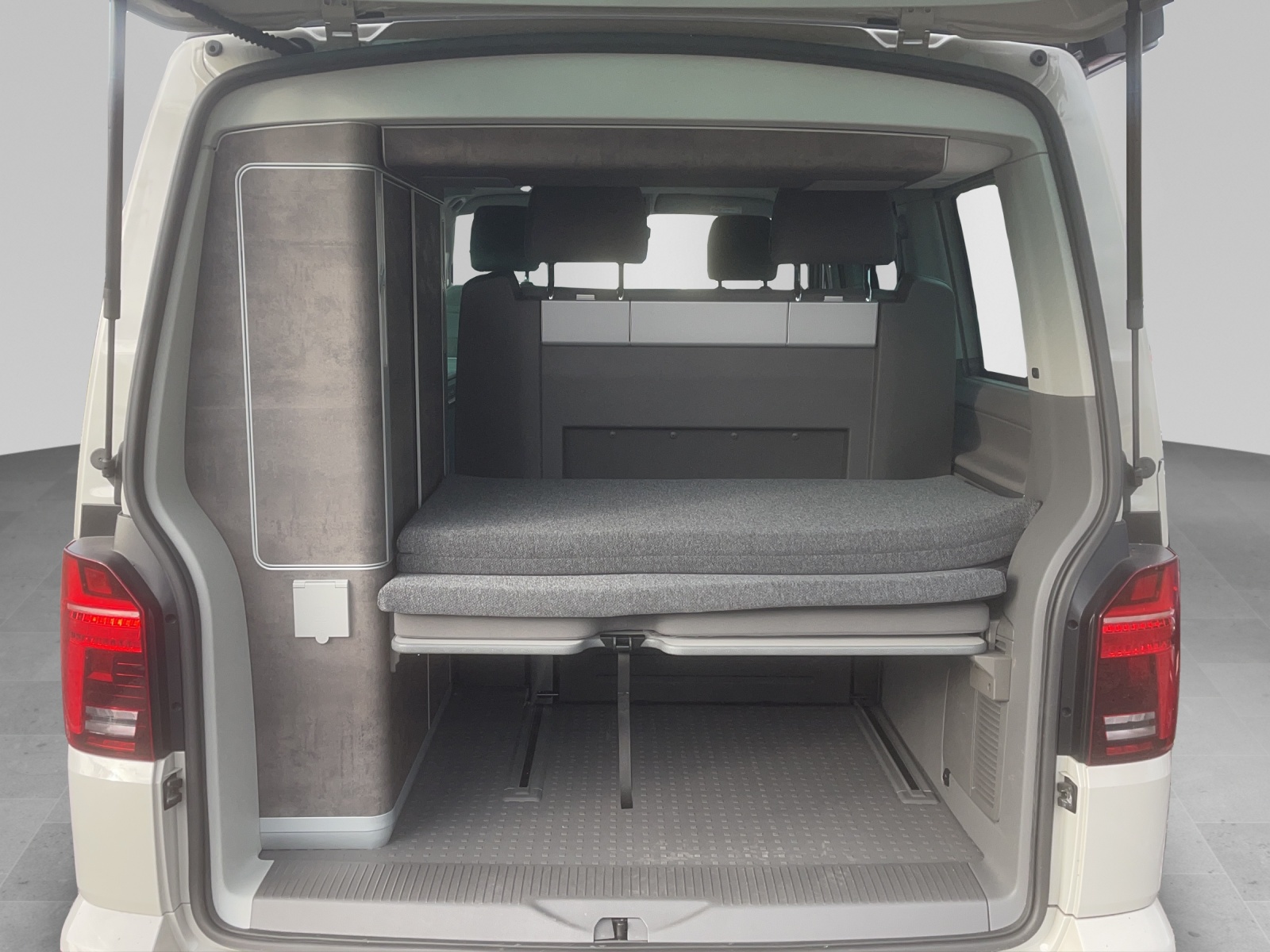 VW T6.1 California 2.0 TDI Ocean Liberty DSG-image-5