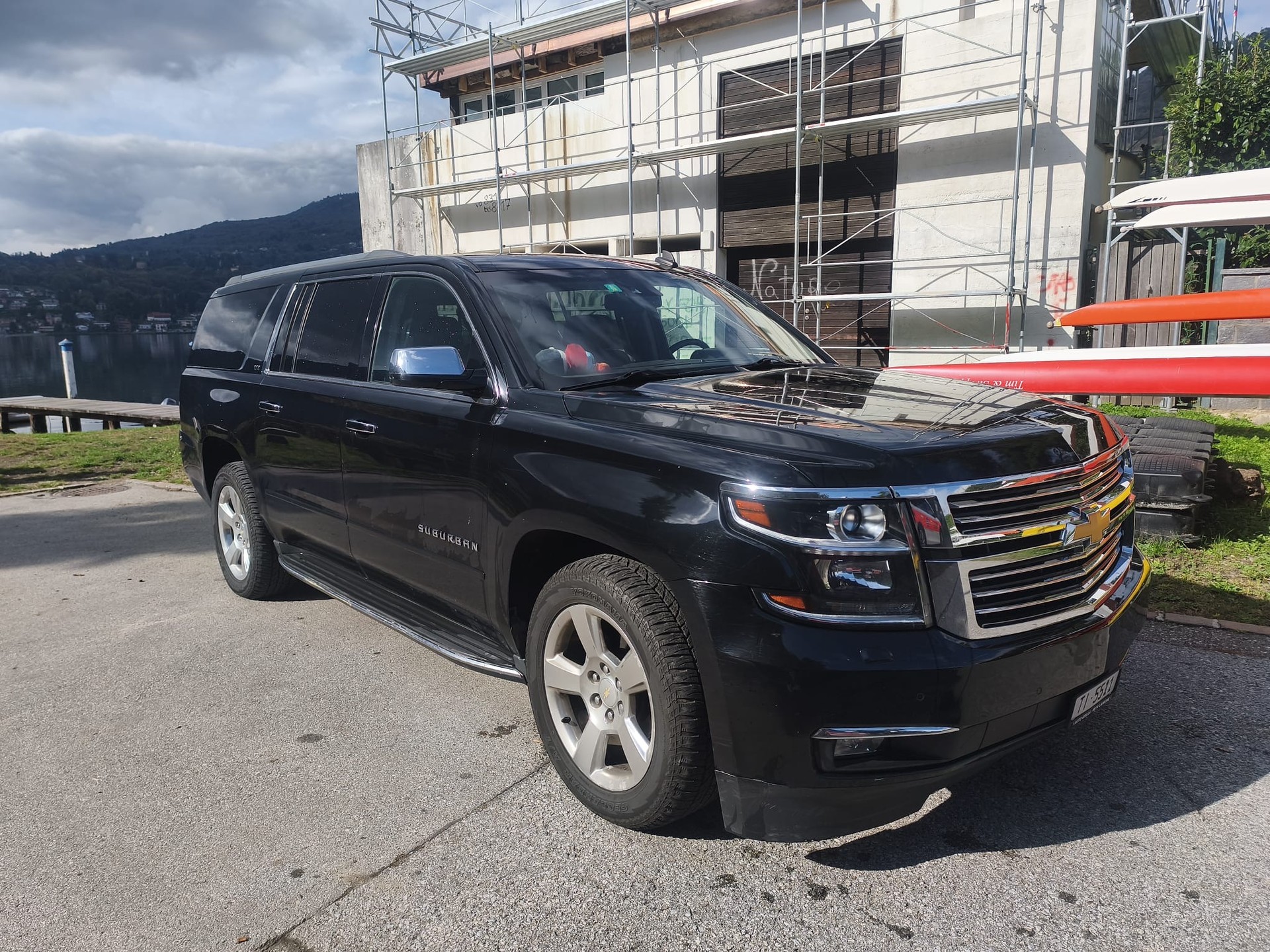 CHEVROLET SUBURBAN 5.3 V8-image-1