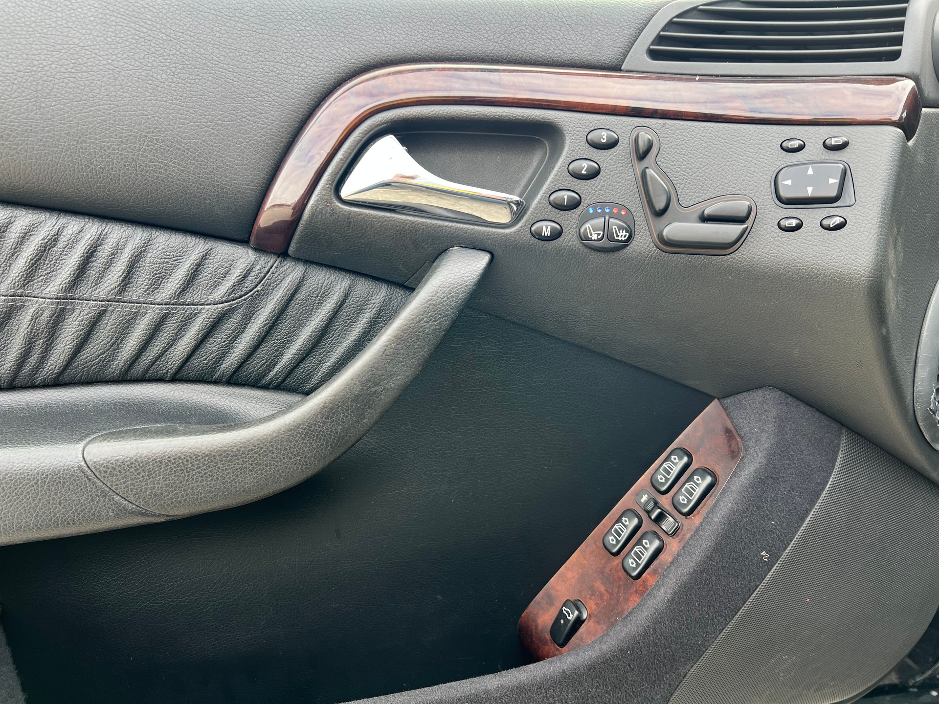 MERCEDES-BENZ S 320 CDI-image-11